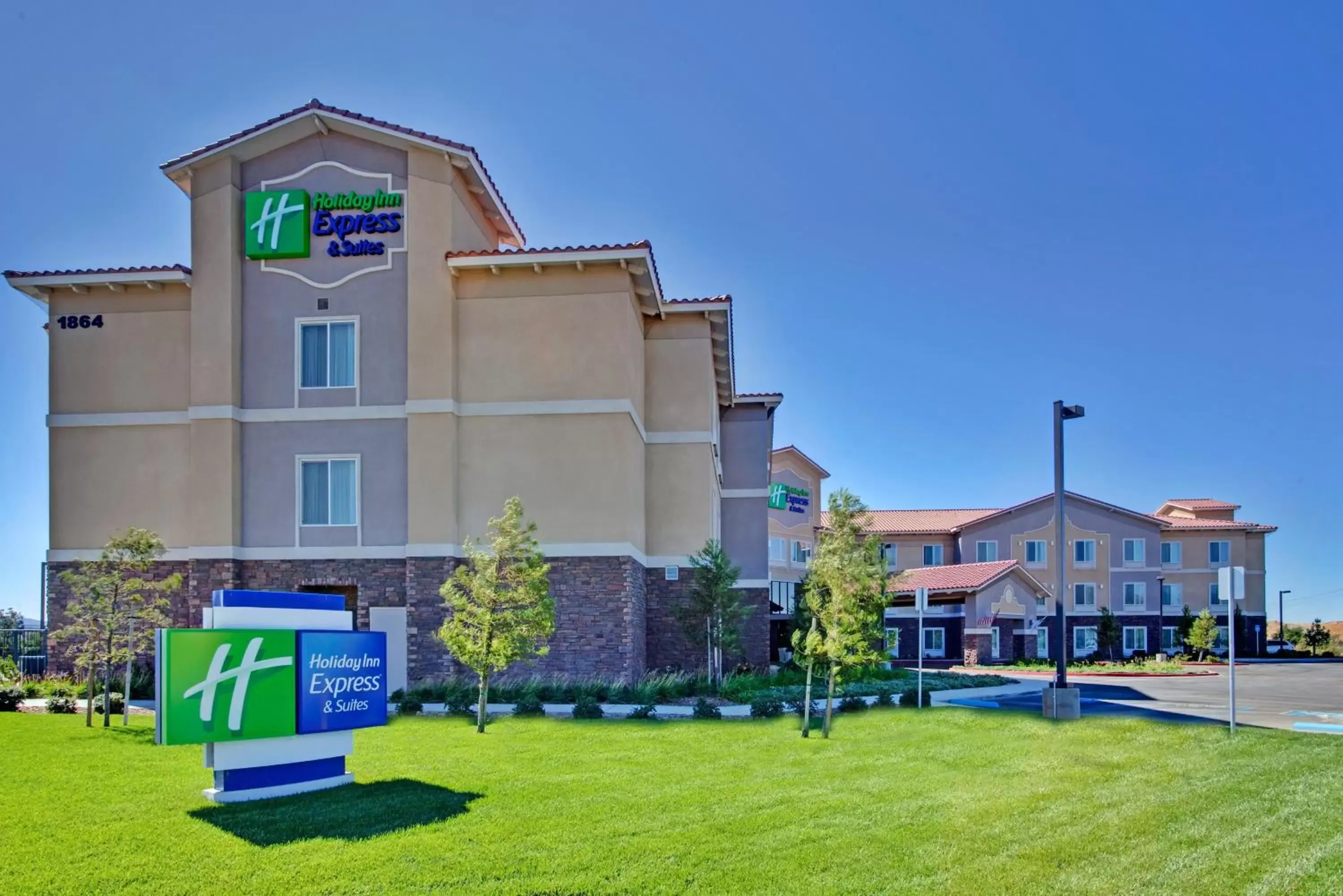 Property Building in Holiday Inn Express Hotel & Suites Beaumont - Oak Valley, an IHG Hotel