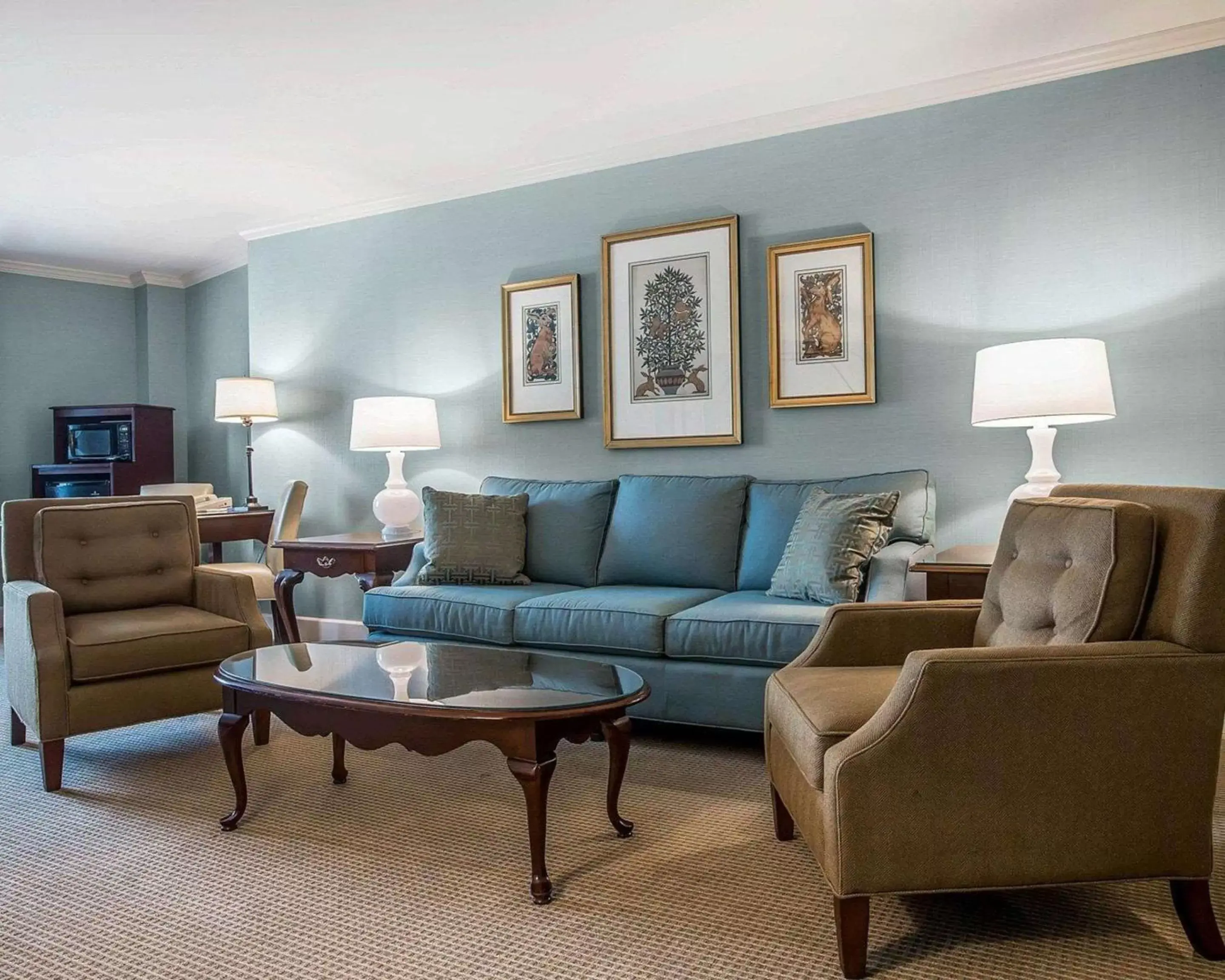 Photo of the whole room, Seating Area in Comfort Inn & Suites Near Burke Mountain