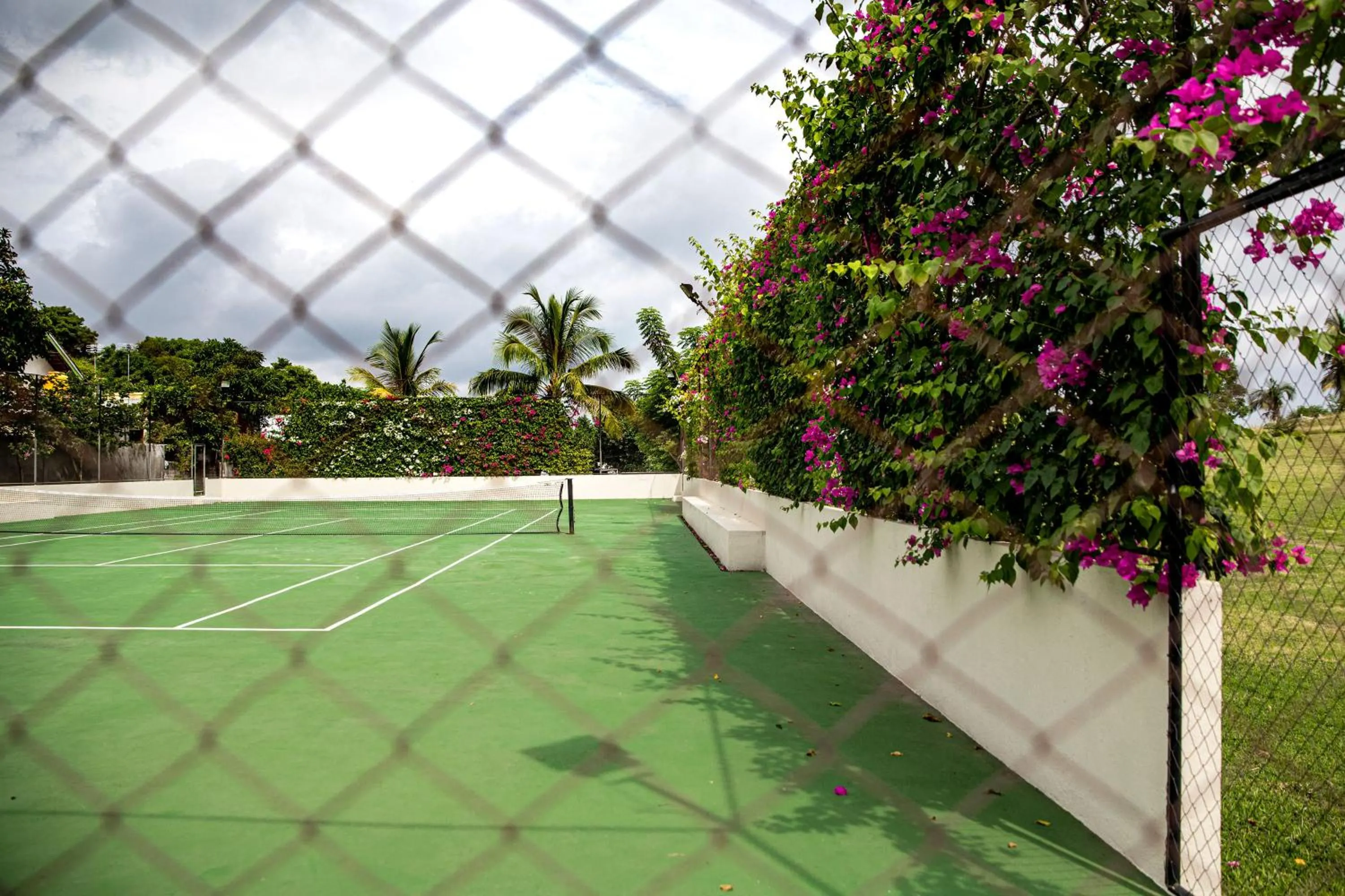 Tennis court in Kokomo Resort Gili Gede
