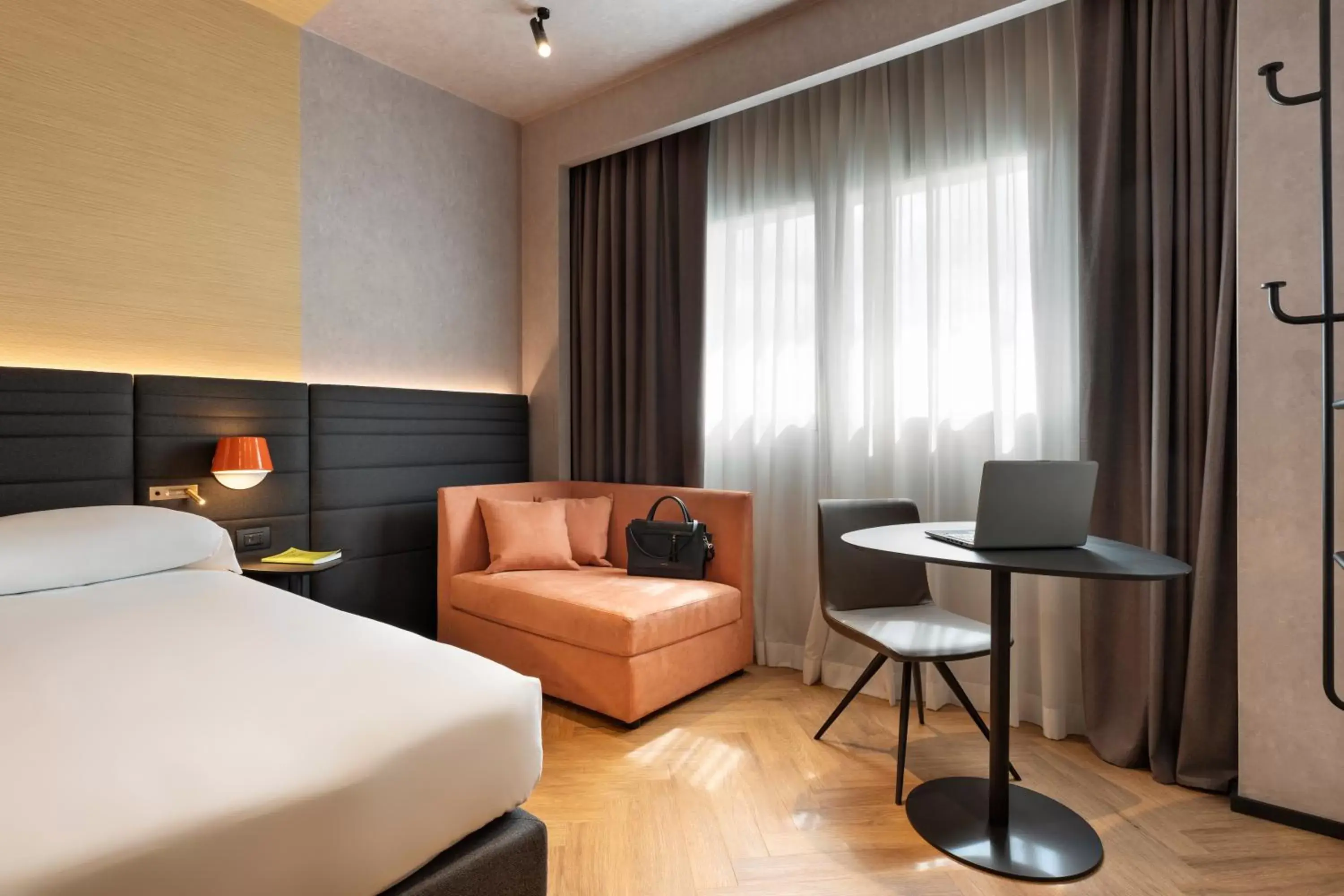 Bed, Seating Area in Novotel Caserta Sud