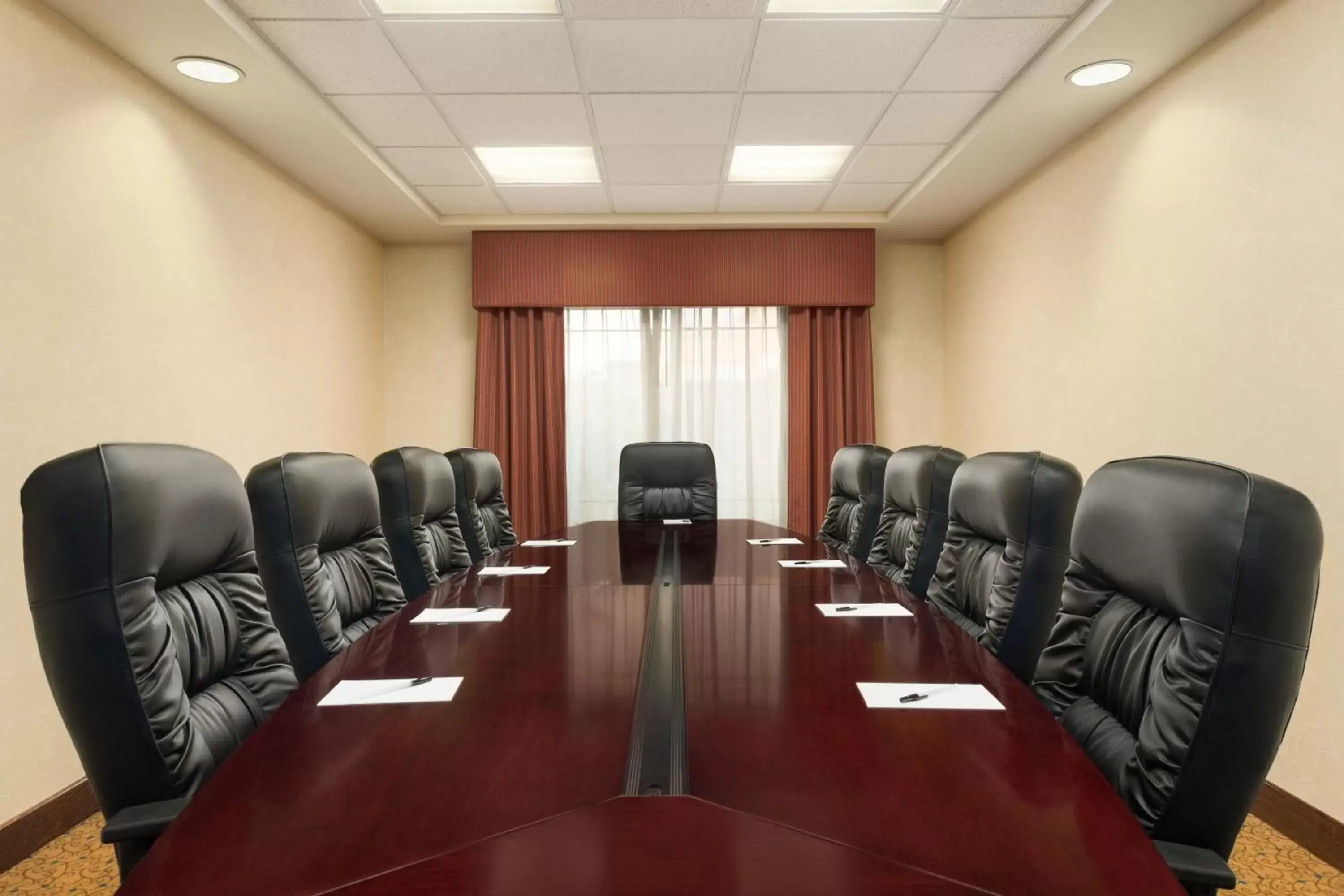 Meeting/conference room in Country Inn & Suites by Radisson, Ontario at Ontario Mills, CA