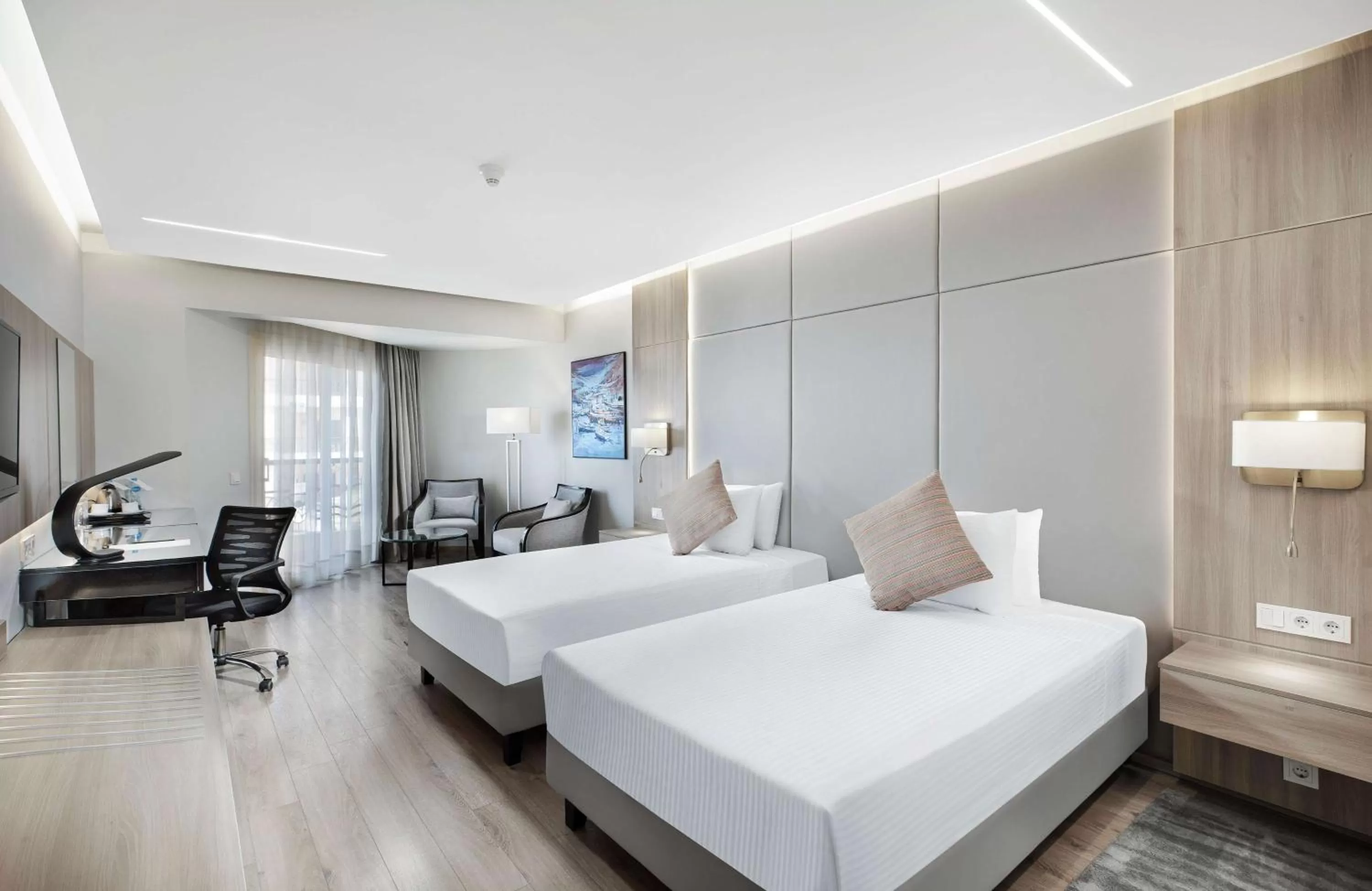 Bedroom, Bed in Steigenberger Nile Palace Luxor - Convention Center