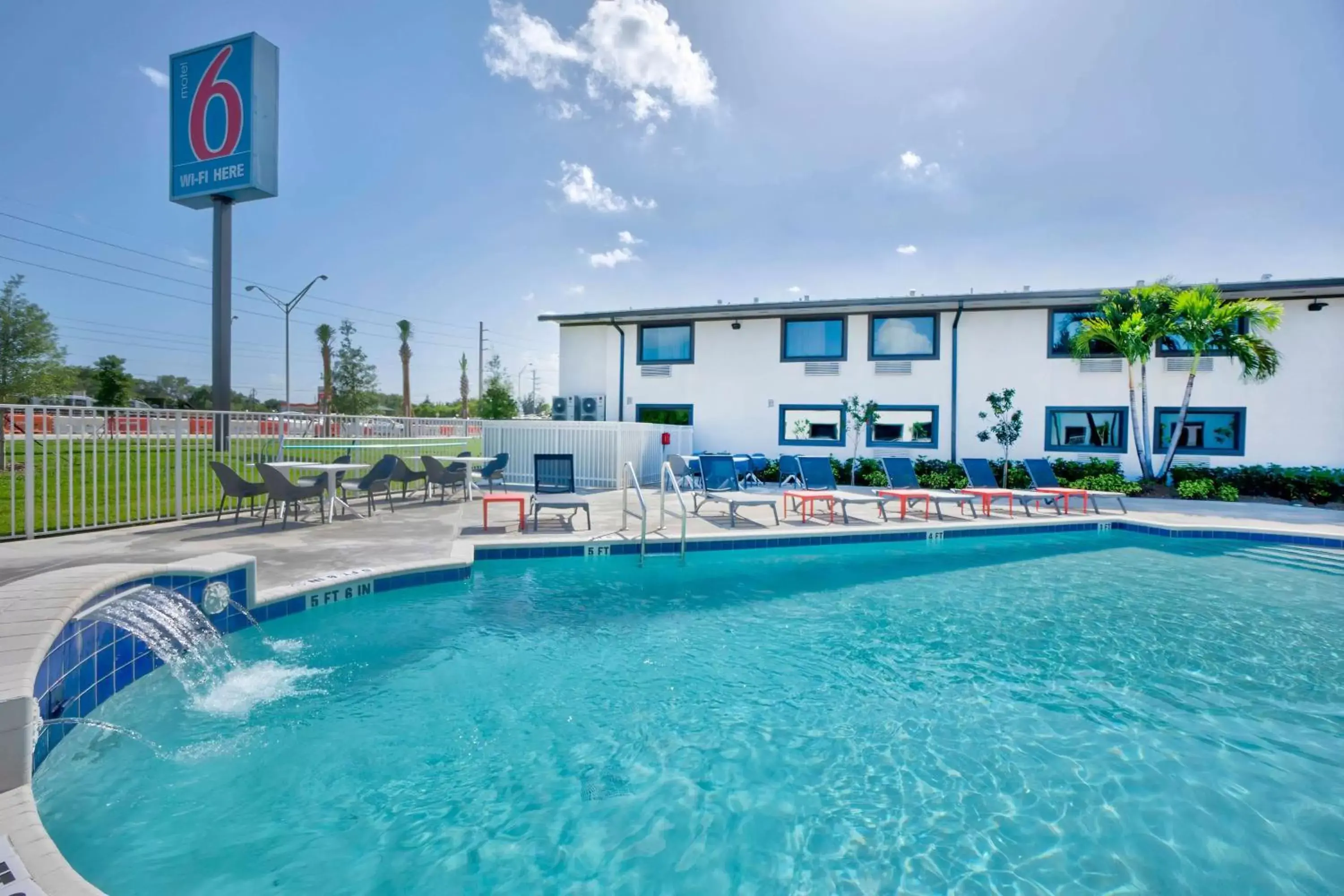 Pool view, Swimming Pool in Motel 6-Fort Lauderdale, FL