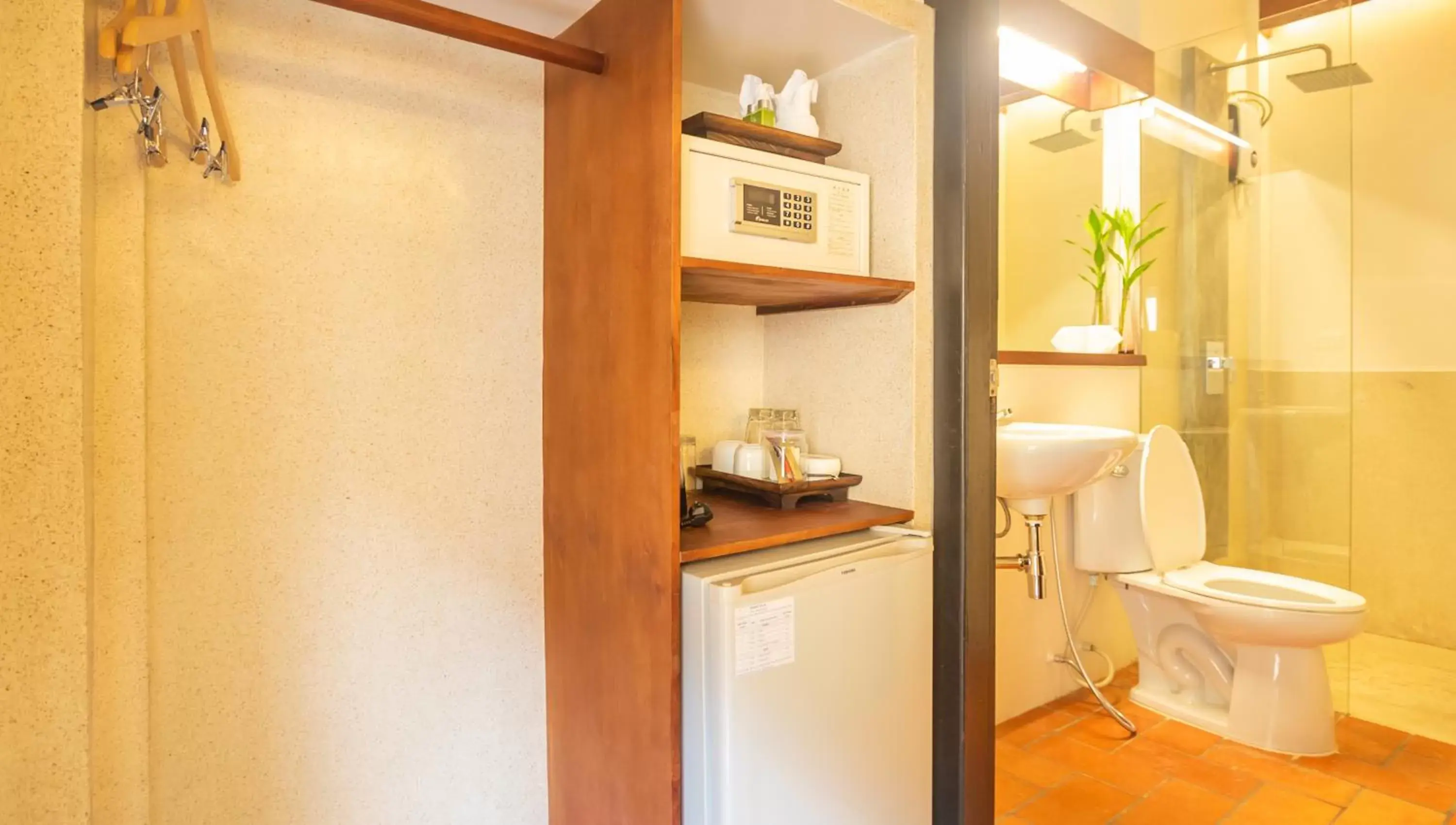 Shower, Bathroom in Baahu Villa