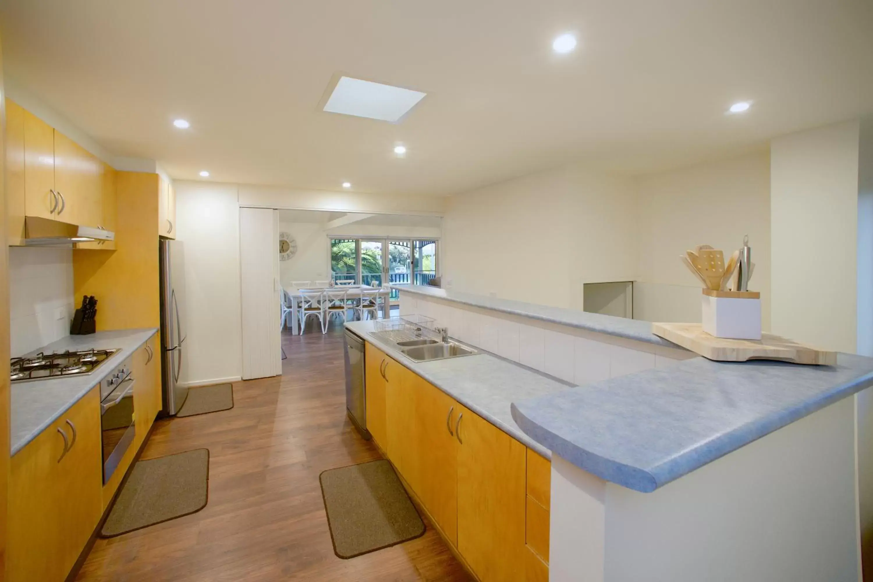 Kitchen or kitchenette, Kitchen/Kitchenette in Boathouse Resort Studios and Suites