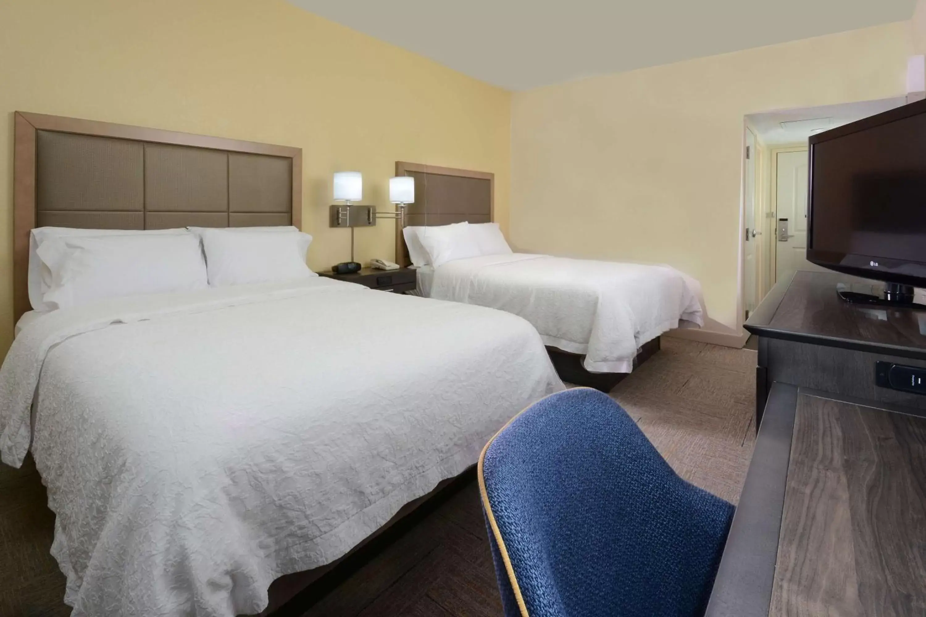 Bedroom, Bed in Hampton Inn High Point