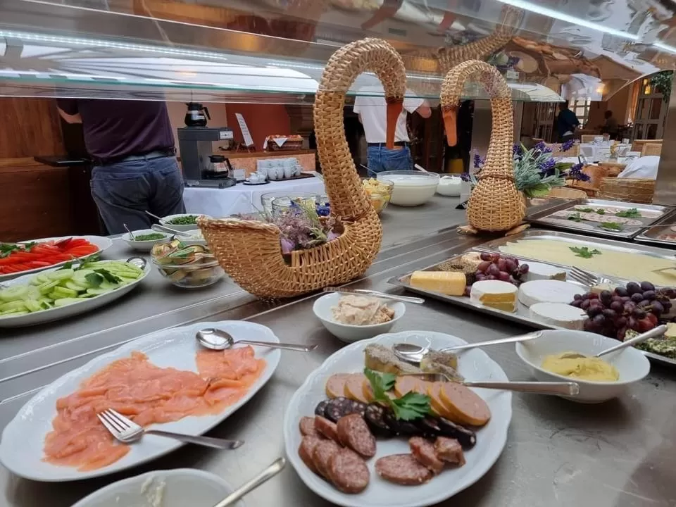 Buffet breakfast in Hotel Landhaus Wörlitzer Hof