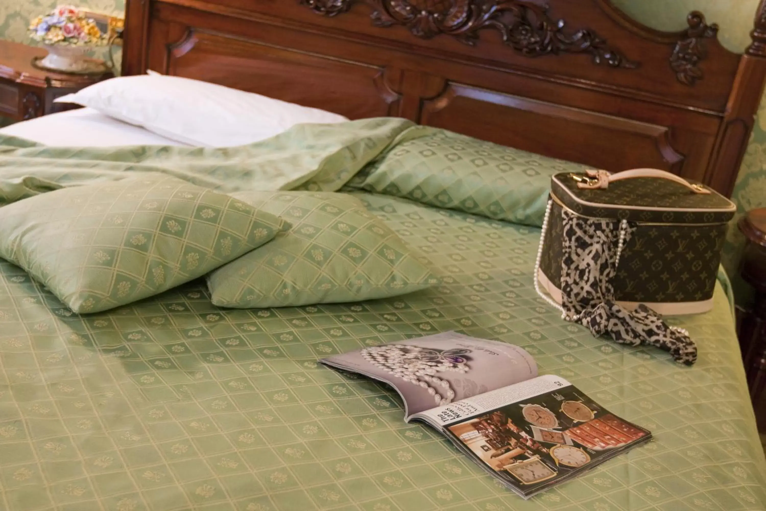 Decorative detail, Bed in Hotel Al Ponte Dei Sospiri