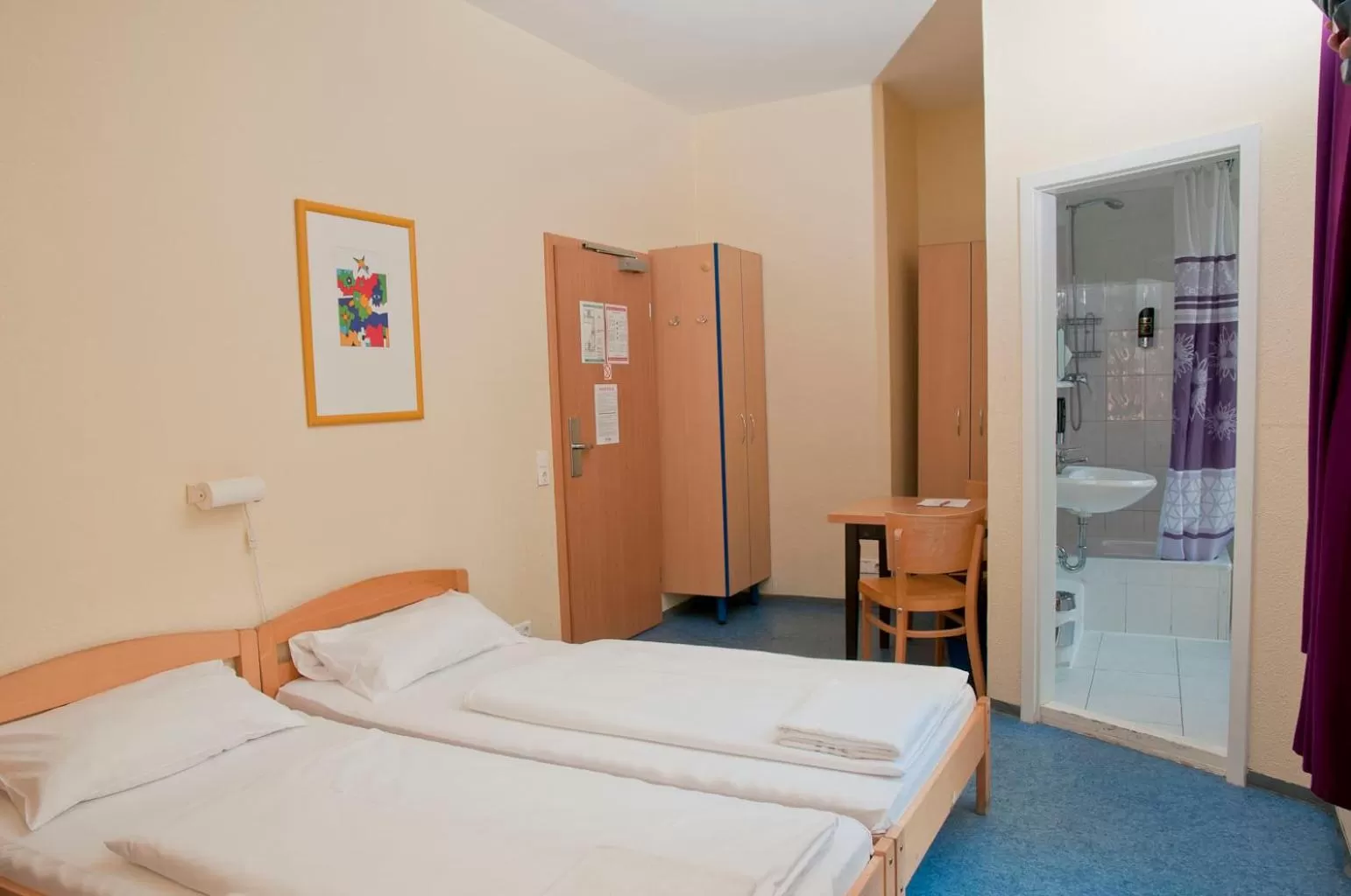 Staff, Bed in Happy Hotel Berlin