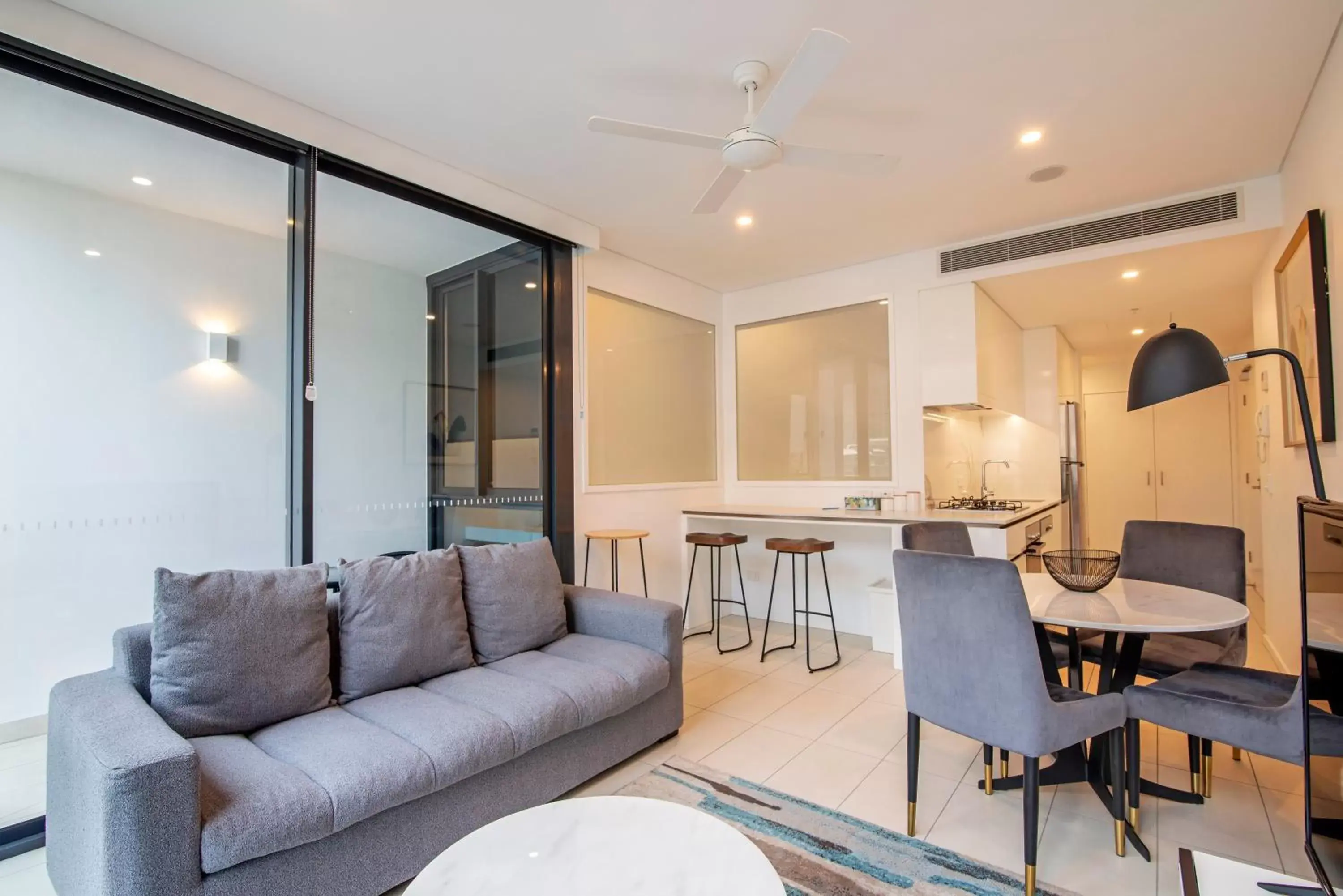 Living room, Seating Area in Hope Street Apartments by CLLIX