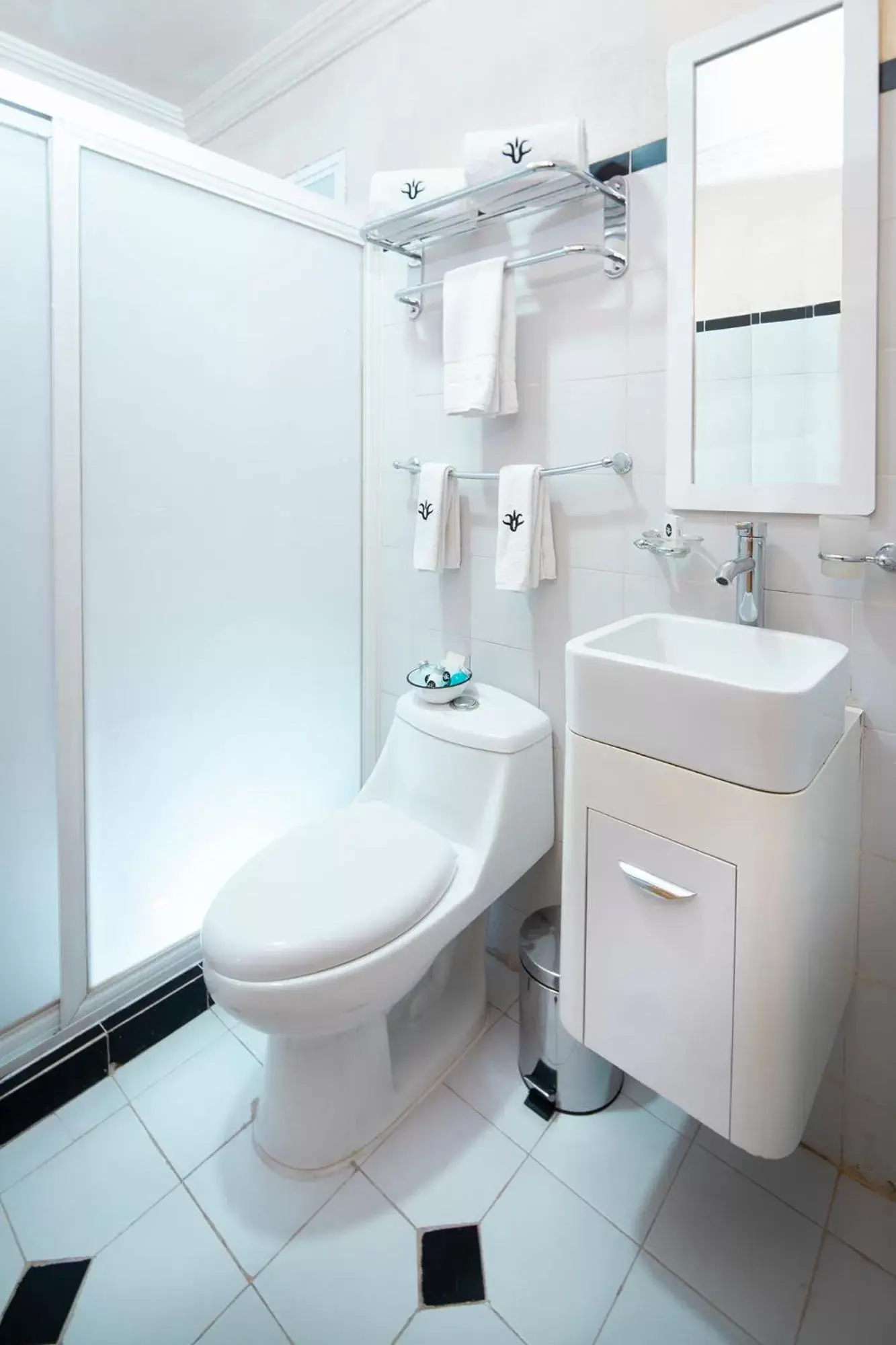 Toilet, Bathroom in Hotel Parque México Suites at Condesa