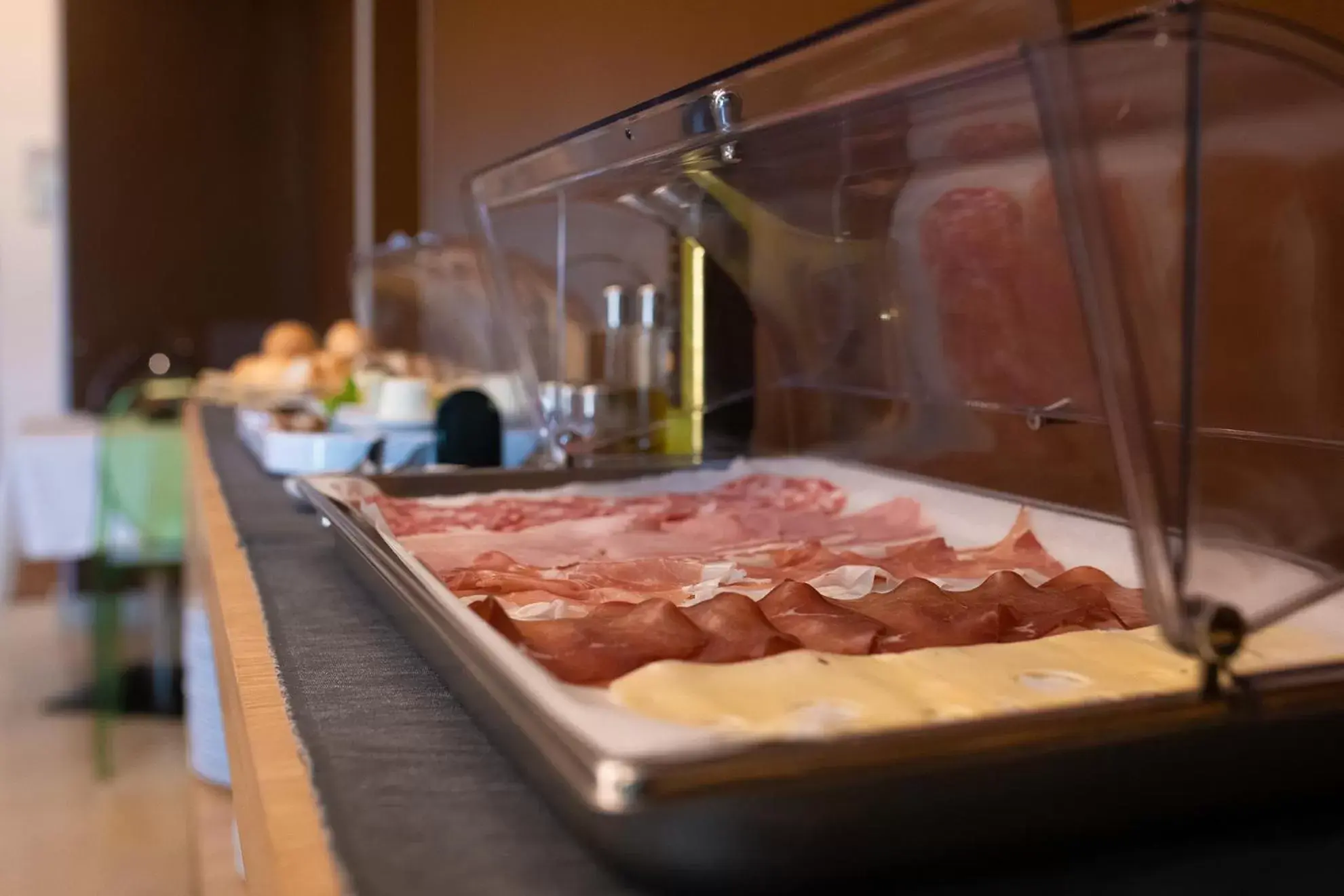 Continental breakfast, Food in Hotel Porta Reale