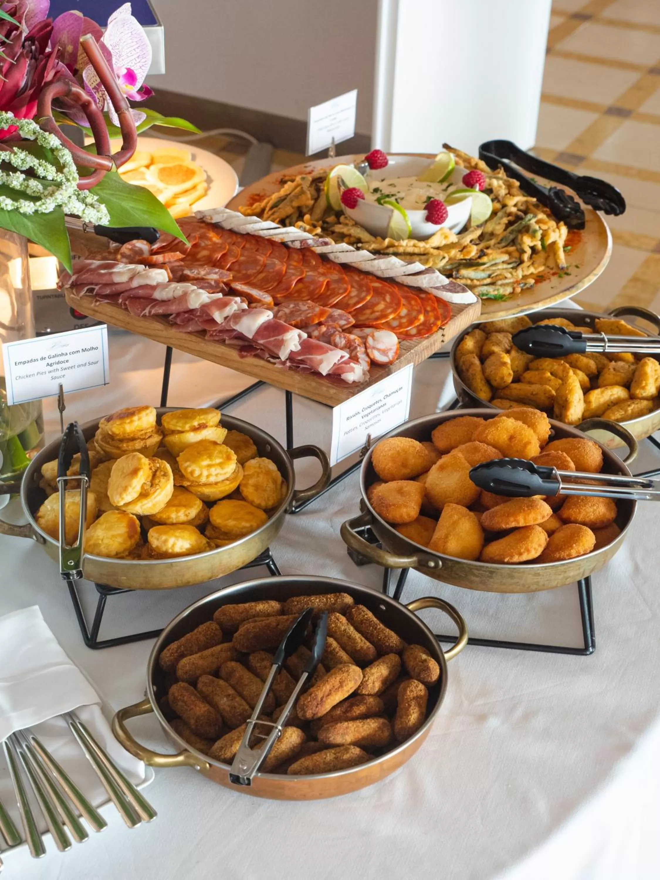 Restaurant/places to eat in Hotel Baia