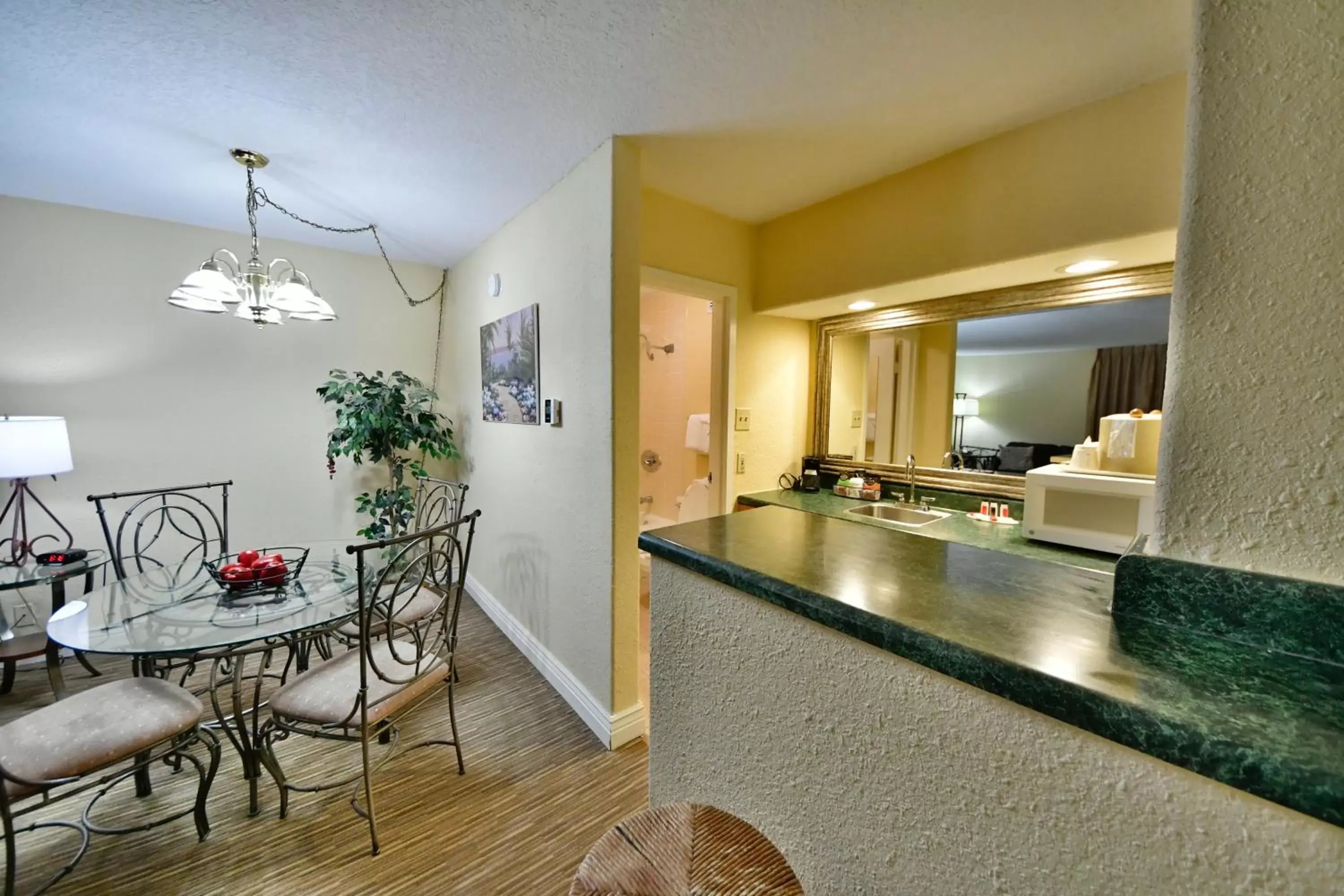 Kitchen or kitchenette, Kitchen/Kitchenette in Ramada by Wyndham Jacksonville Hotel & Conference Center