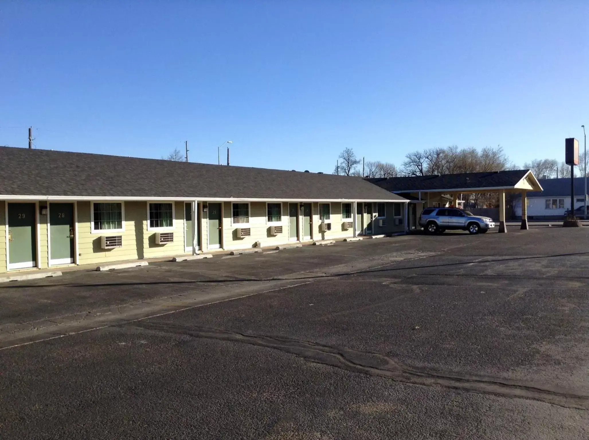 Property Building in Economy Inn McCook