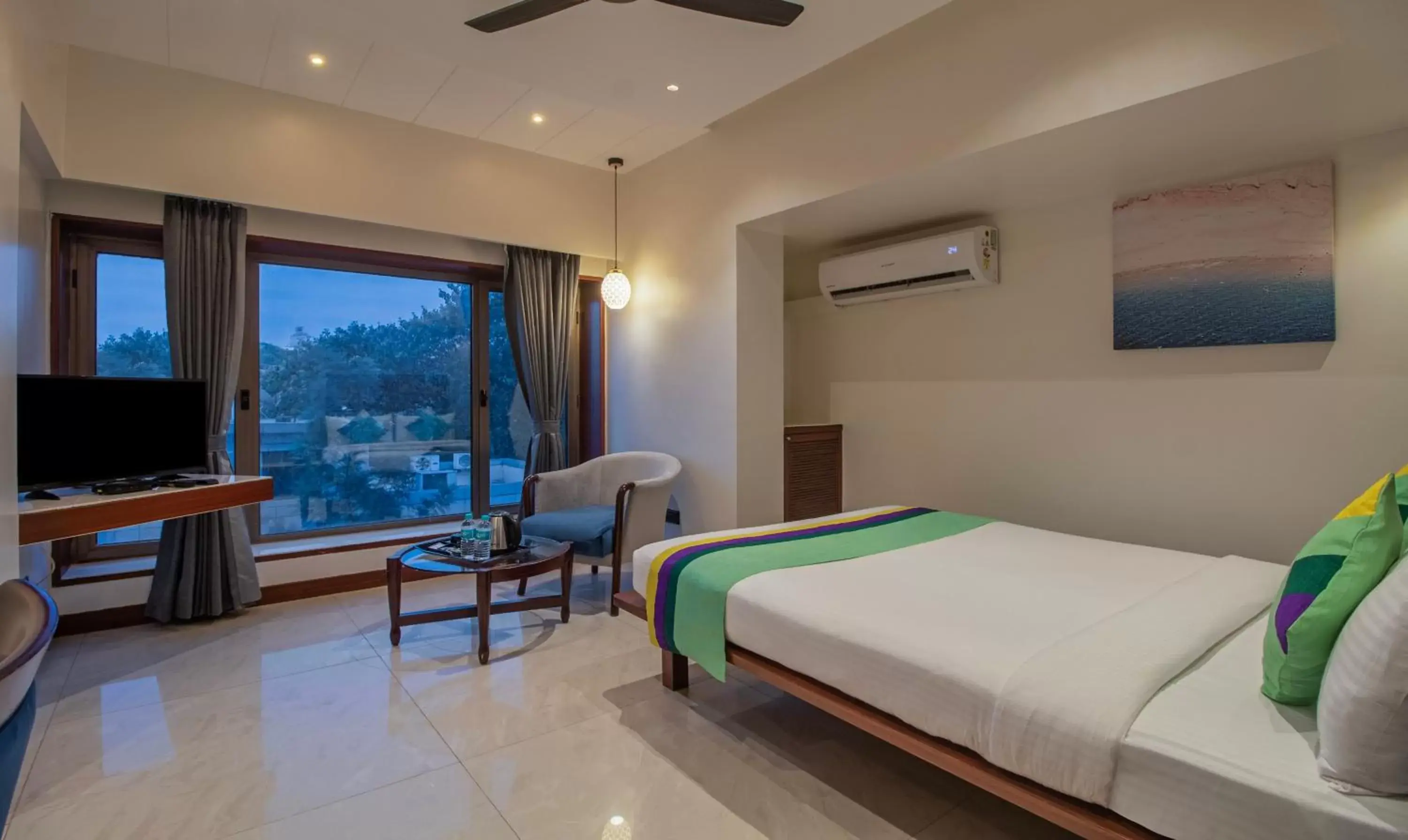 Bed in Treebo Regency - Bund Garden, Dhole Patil Road Bed in Treebo Regency - Bund Garden, Dhole Patil Road