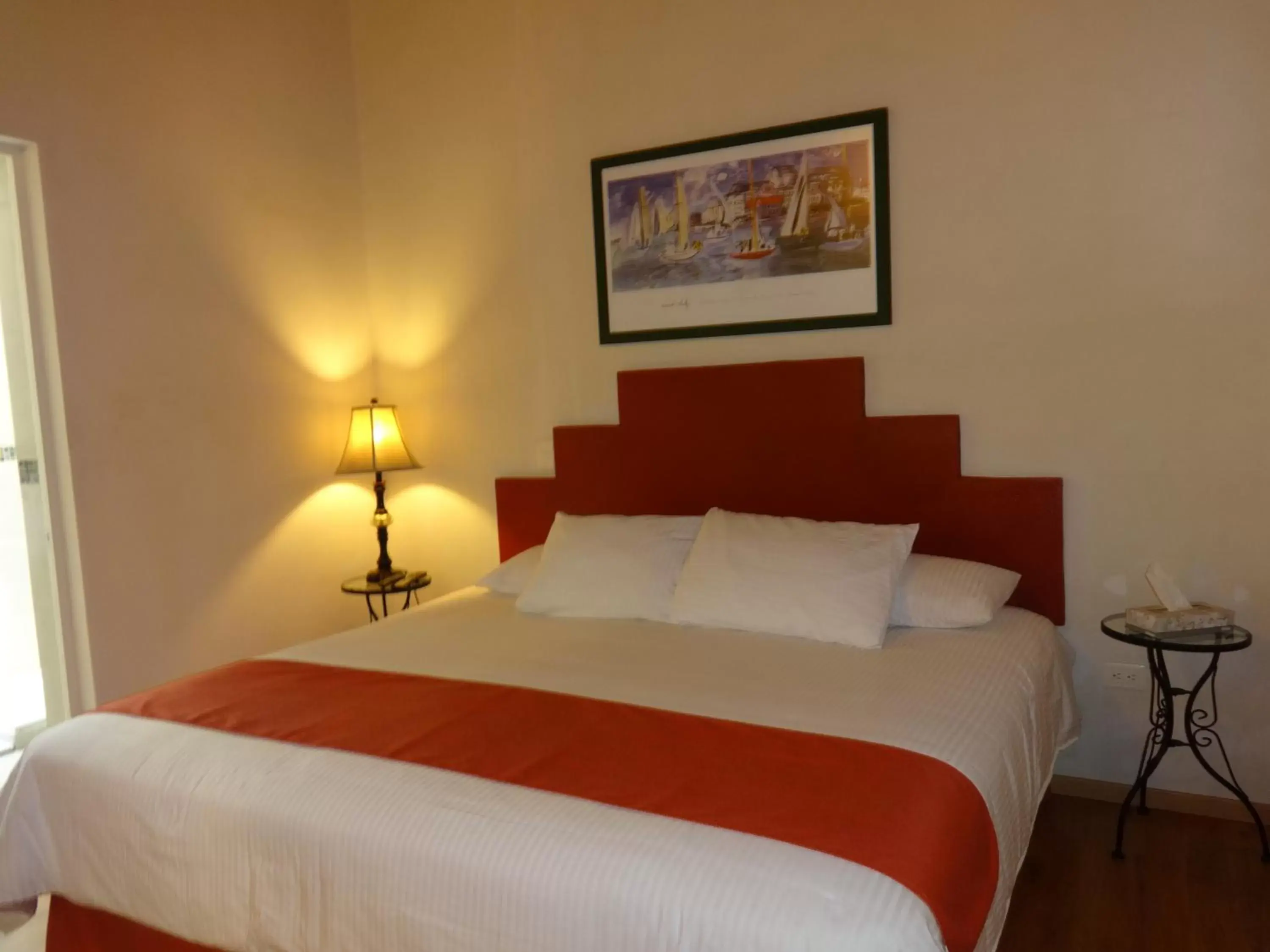 Bed in Hotel del Capitán de Puebla - Vitrales