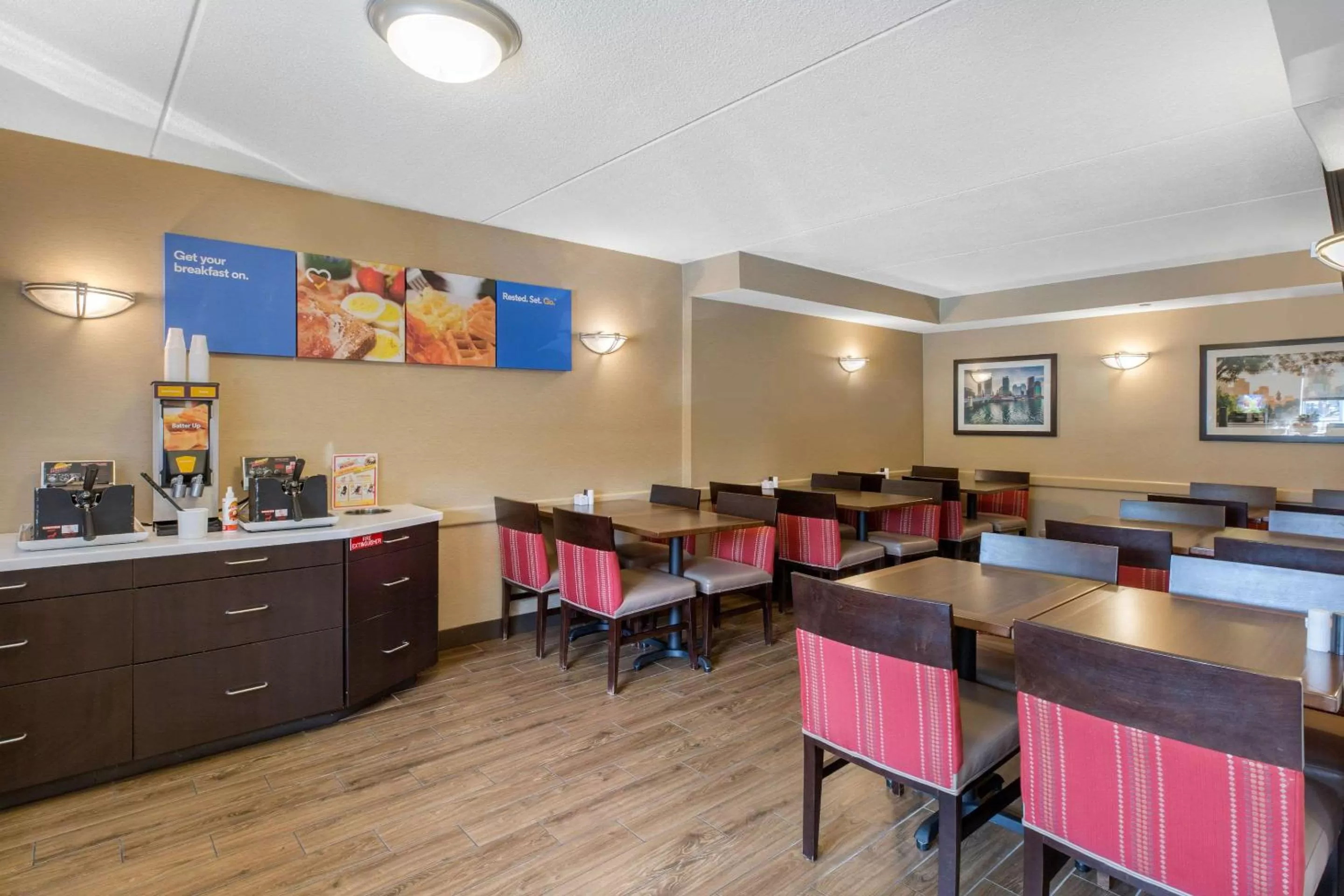 Restaurant/Places to Eat in Comfort Inn Boston