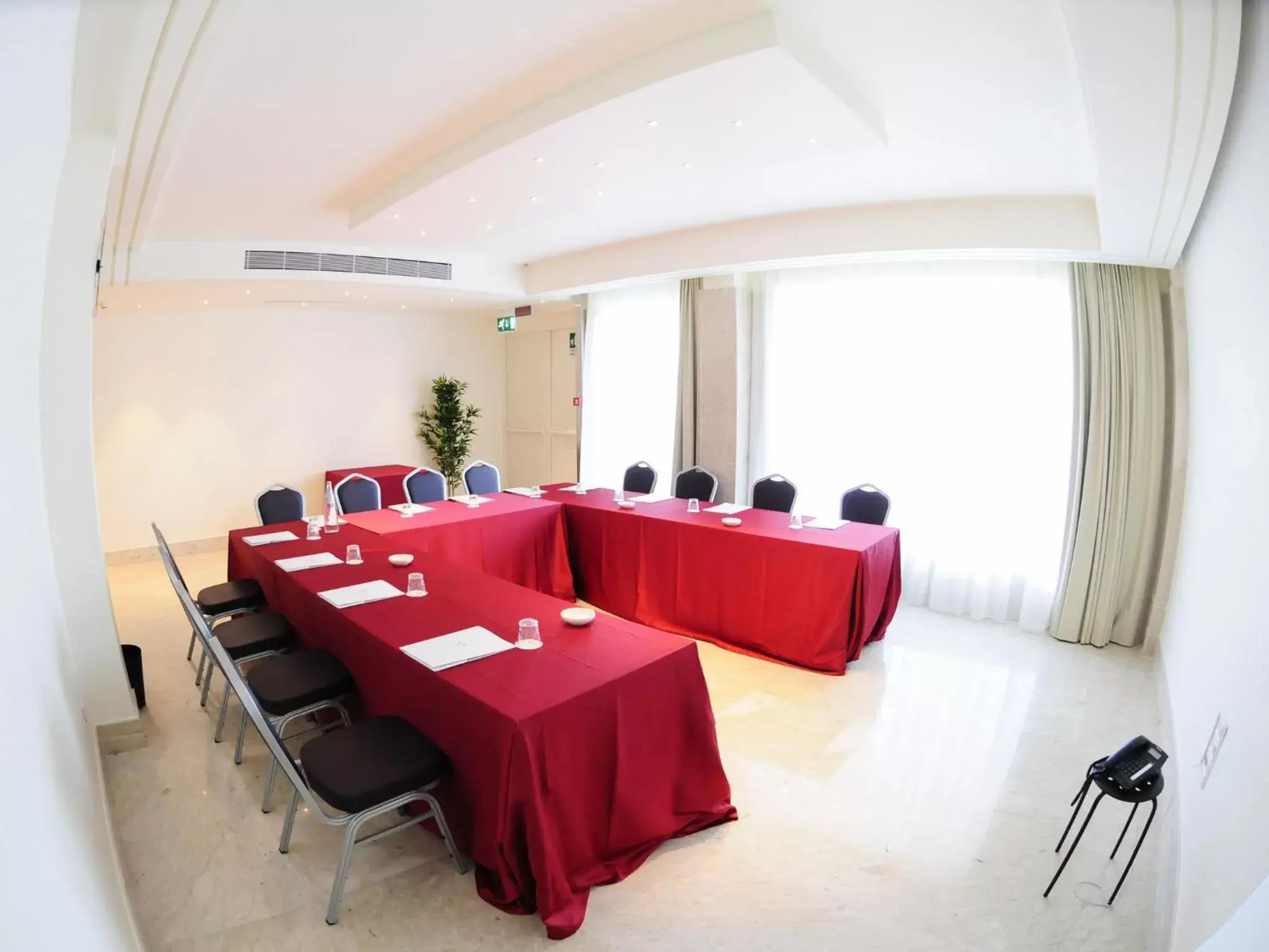 Business facilities in Catania International Airport Hotel