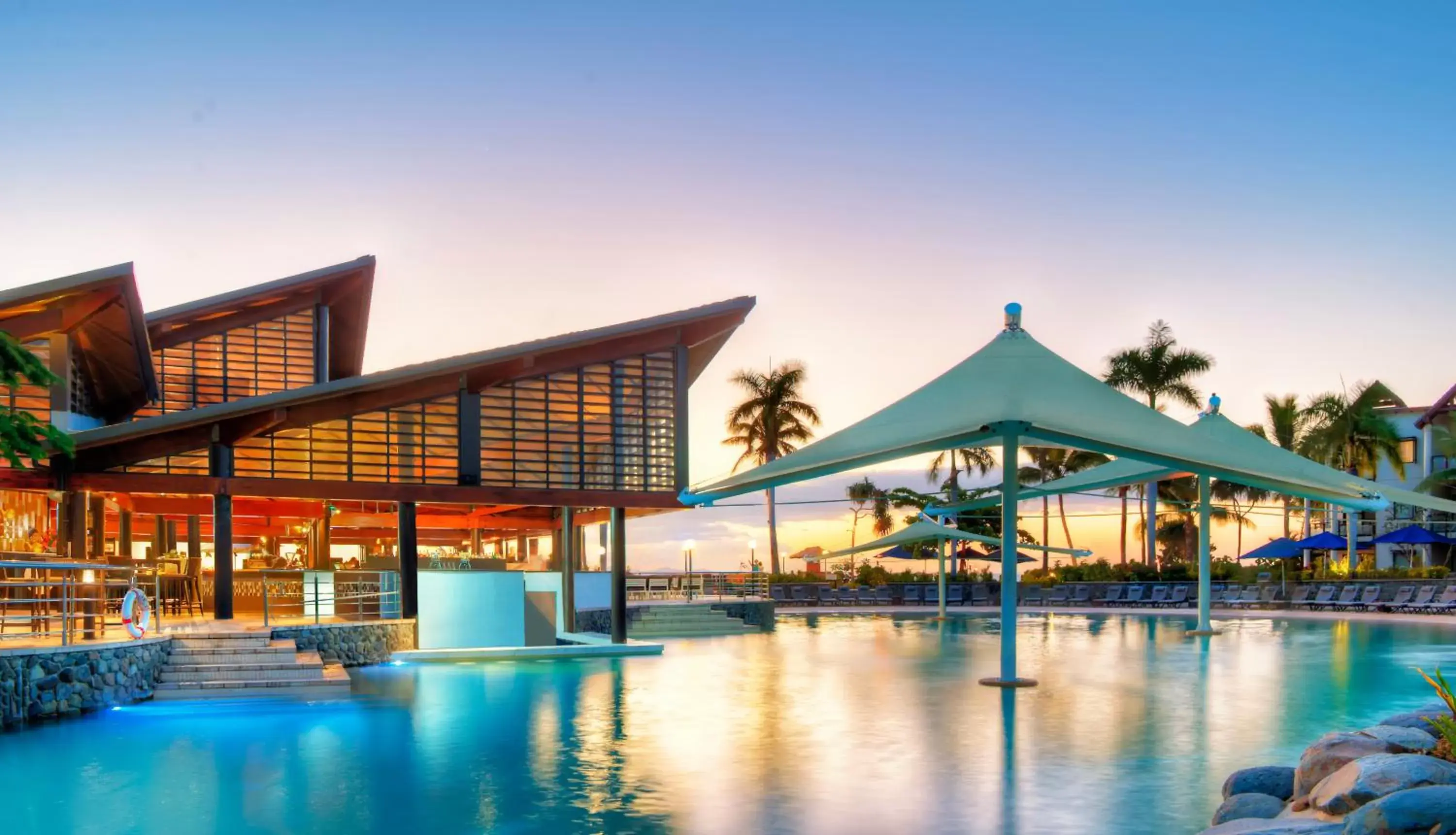 Pool view, Swimming Pool in Radisson Blu Resort Fiji