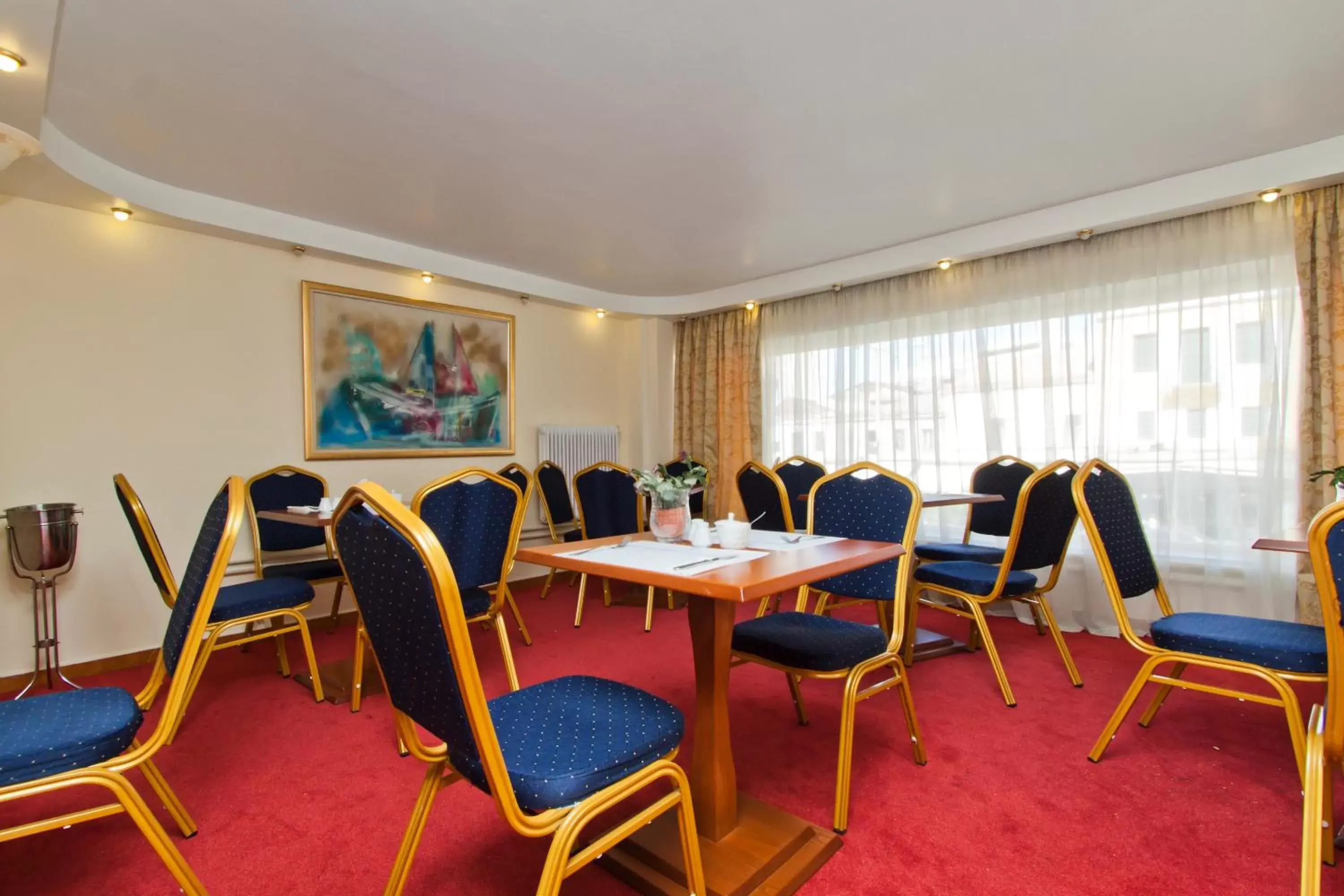 Restaurant/places to eat, Business Area/Conference Room in Triton Hotel Piraeus