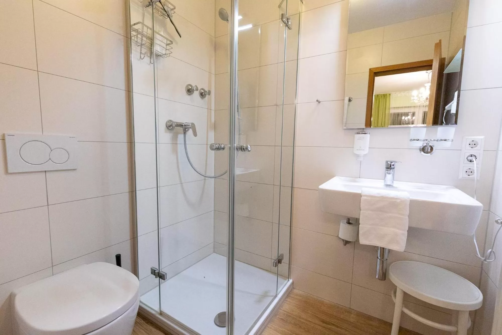 Shower in Hotel Restaurant Grüner Baum und Altes Tor