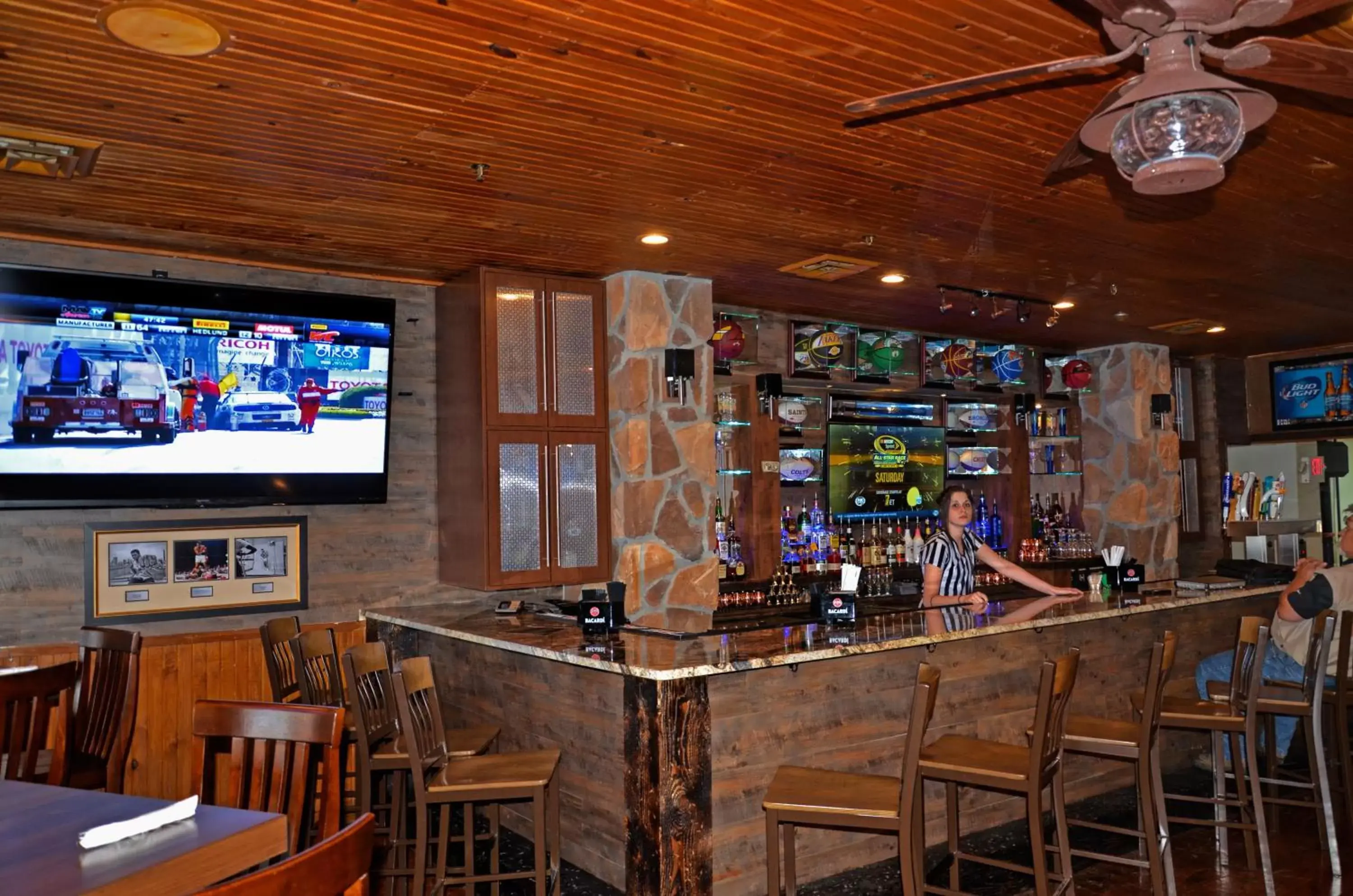 Restaurant/places to eat, Lounge/Bar in Westgate Branson Woods Resort