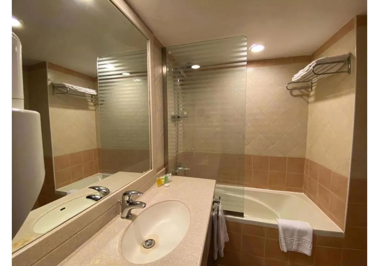 Bathroom in Mena Hotel Nasiriah Riyadh