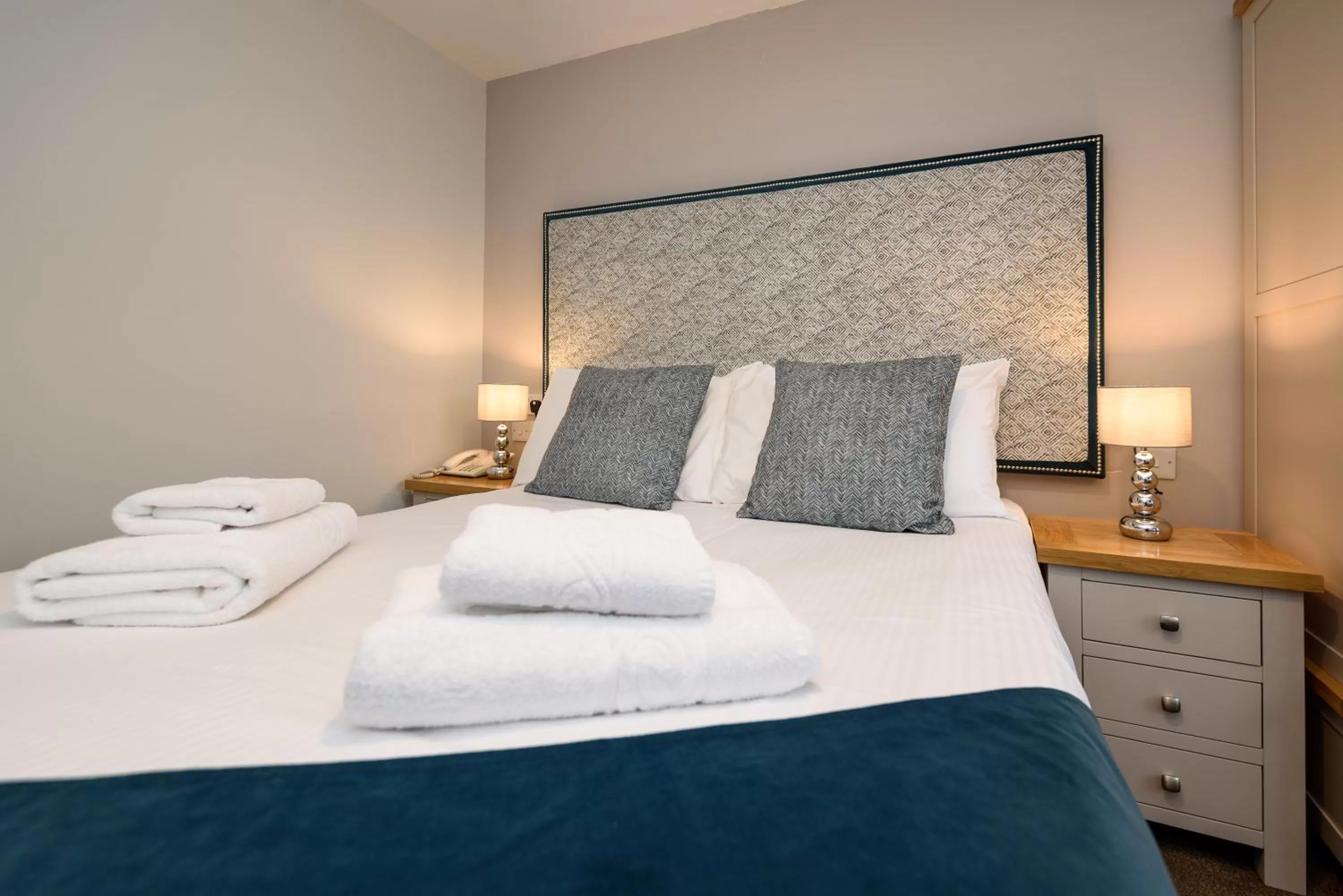 Bed in Portbyhan Hotel