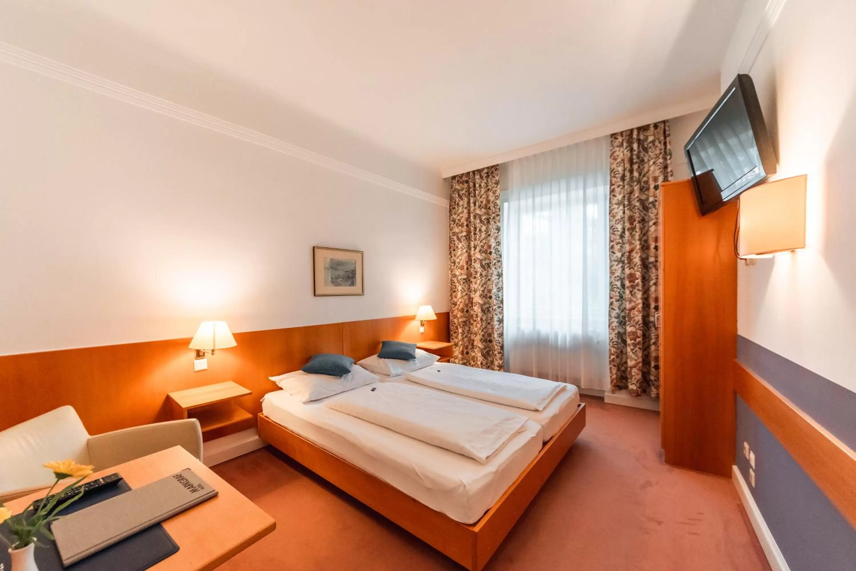 Photo of the whole room, Bed in Hotel Markgraf