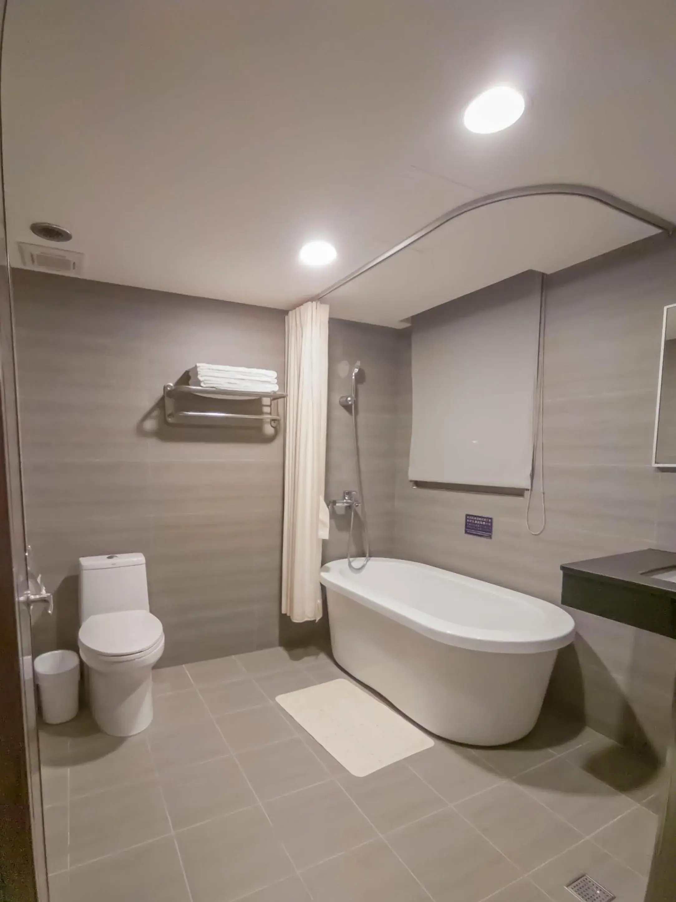 Bathroom in Ta Lee Hotel