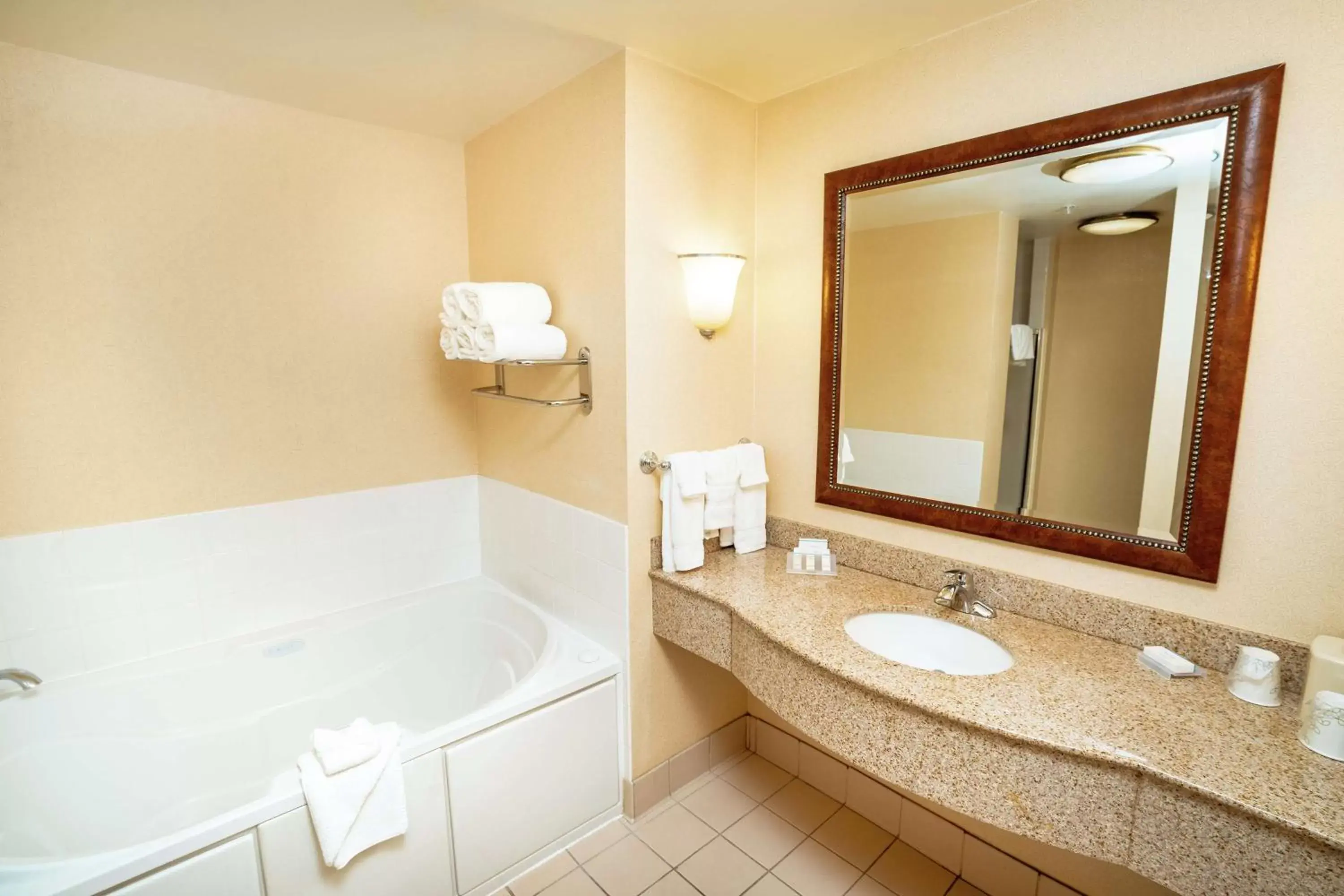 Bathroom in Hilton Garden Inn Ontario Rancho Cucamonga