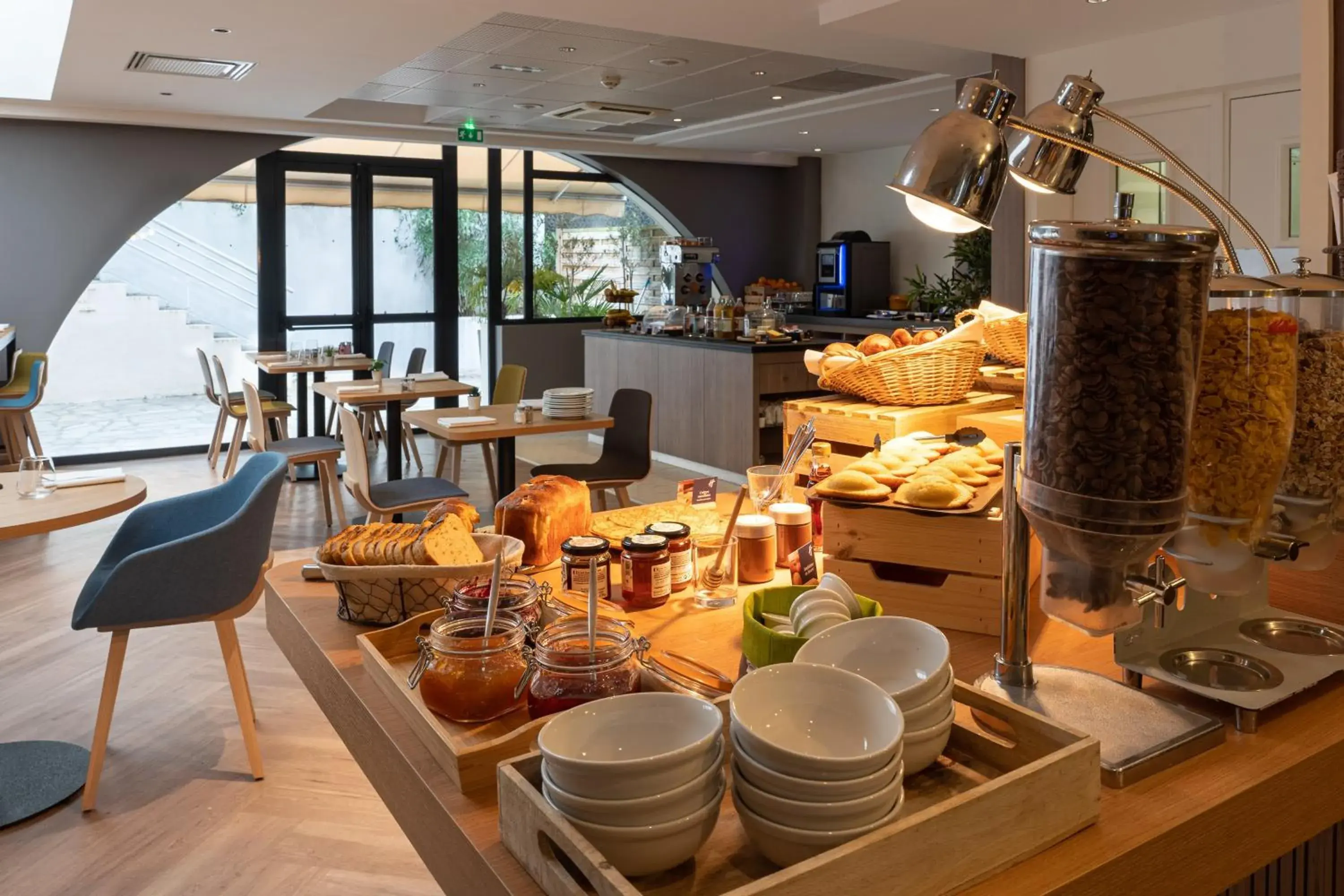 Breakfast, Restaurant/Places to Eat in Holiday Inn Lyon Vaise, an IHG Hotel