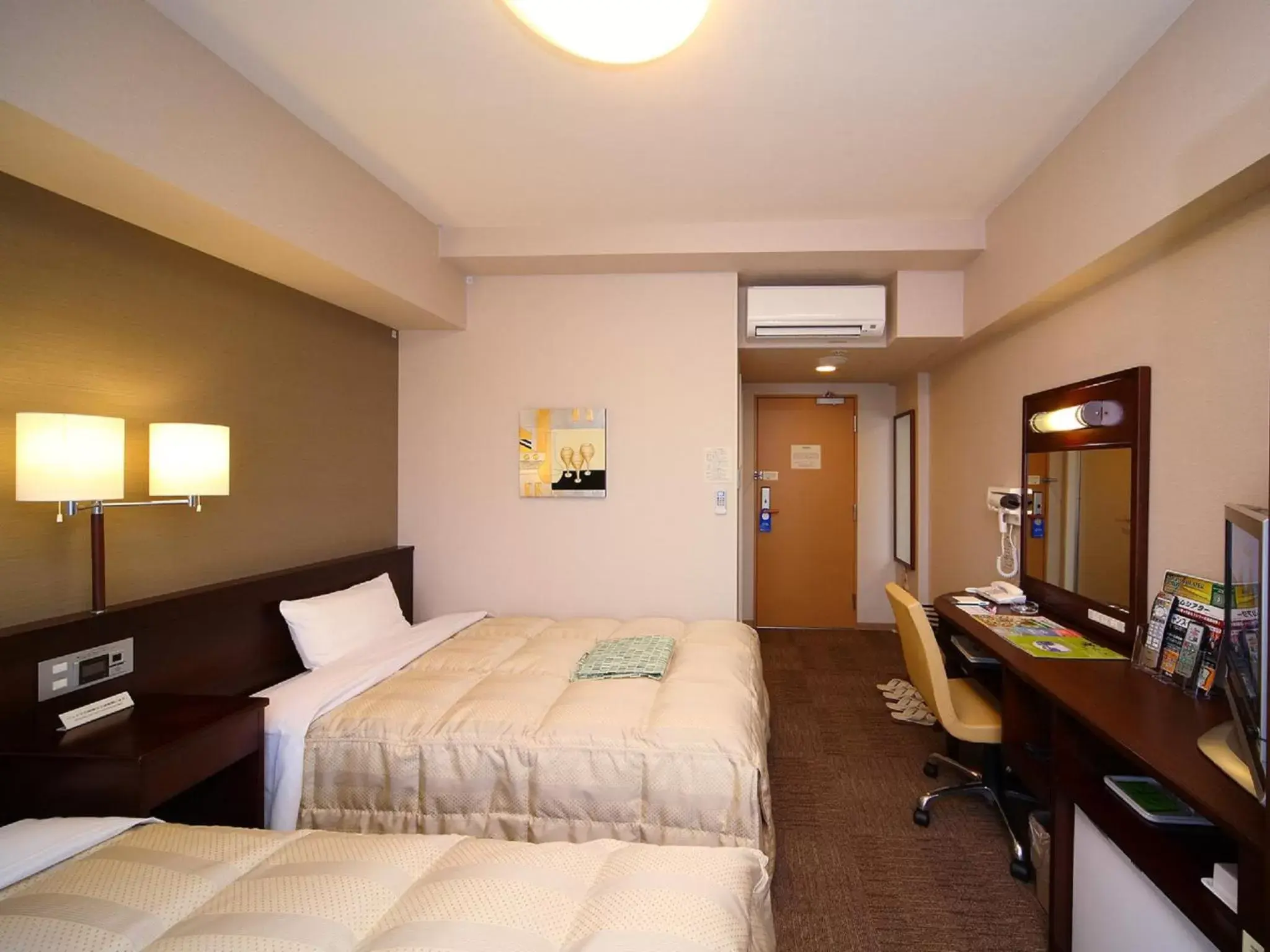 Photo of the whole room, Bed in Hotel Route-Inn Utsunomiya Miyukicho -Kokudou4gou-