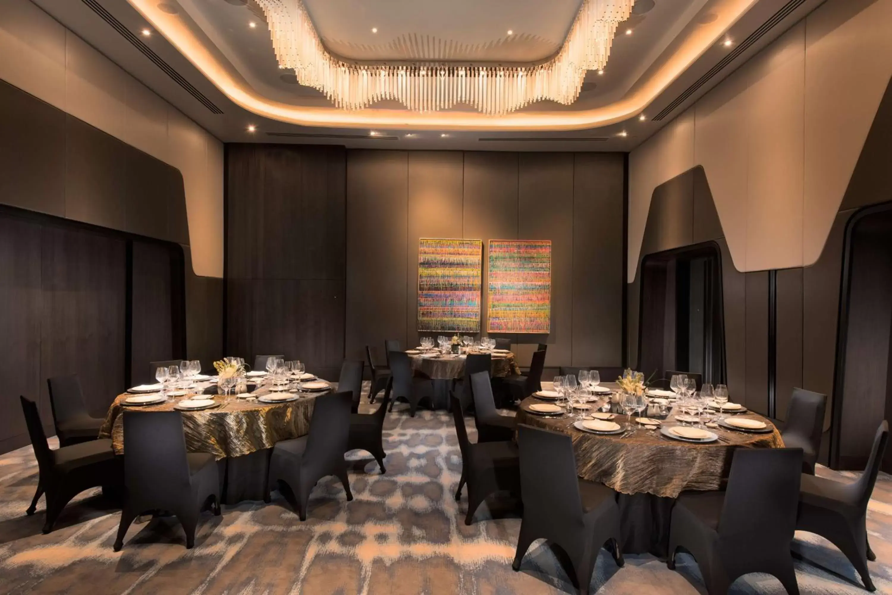 Meeting/conference room, Restaurant/Places to Eat in Conrad Manila