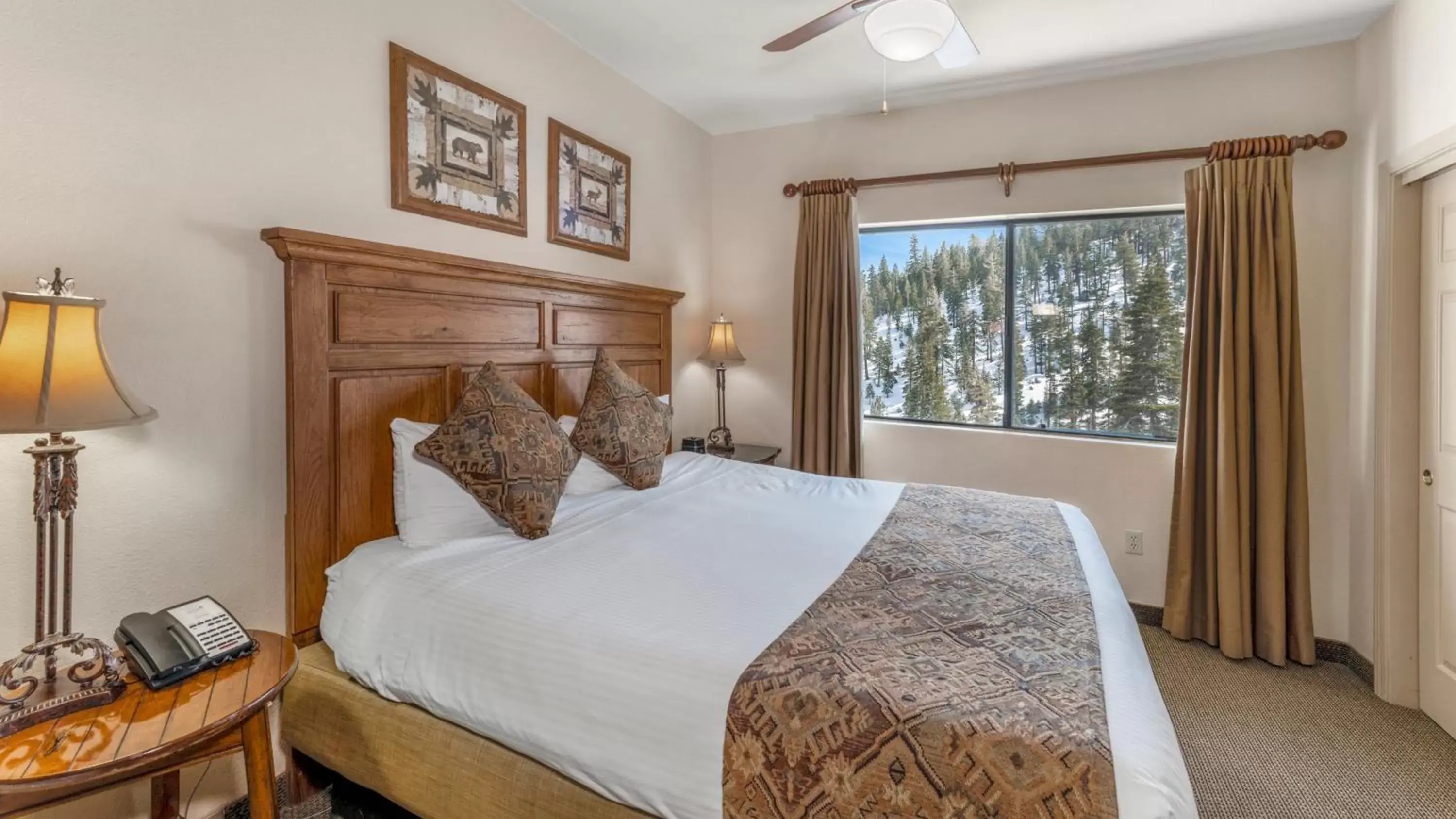 Photo of the whole room, Bed in Holiday Inn Club Vacations - Tahoe Ridge Resort, an IHG Hotel