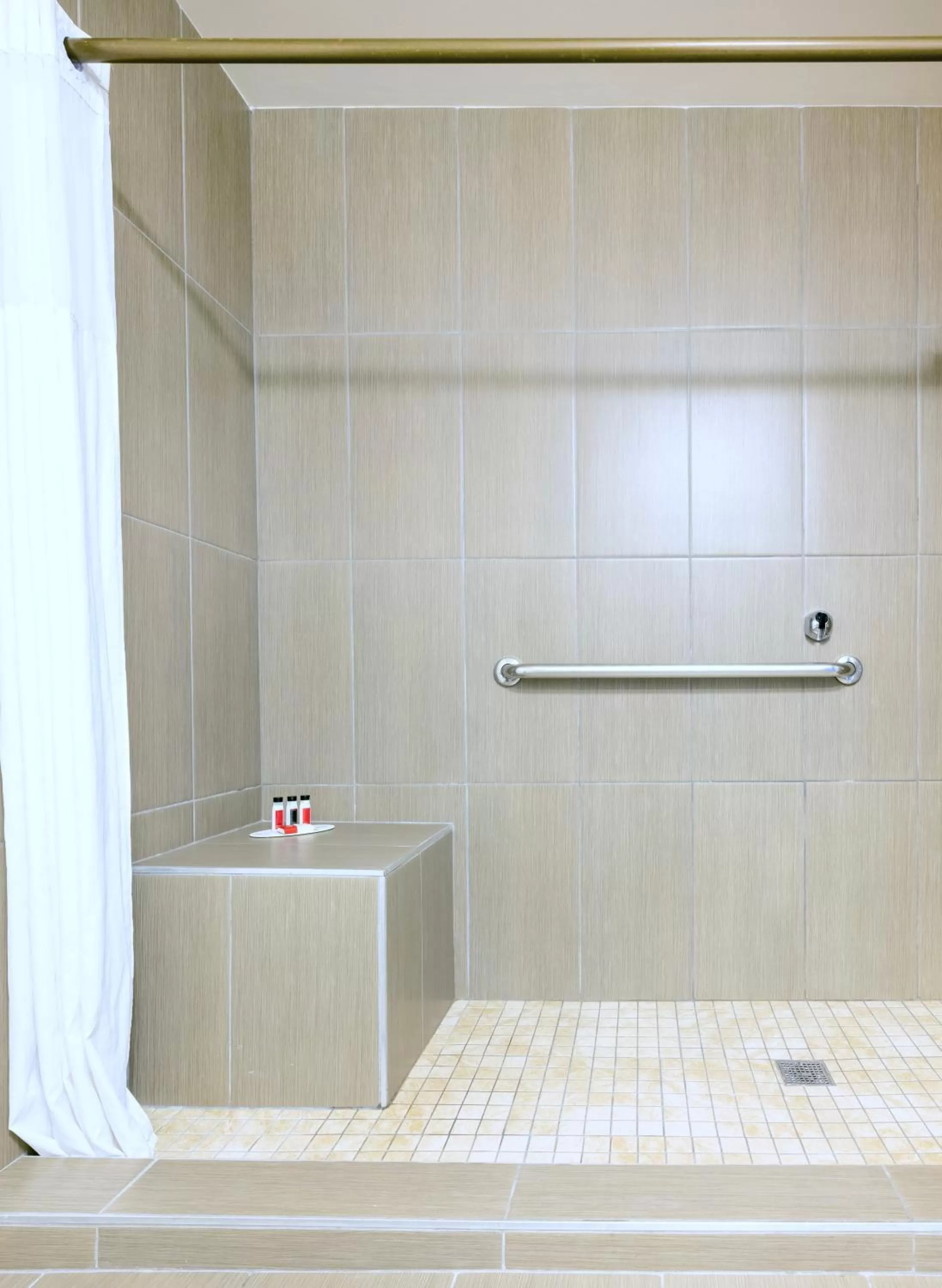 Shower in Days Inn by Wyndham Santa Monica