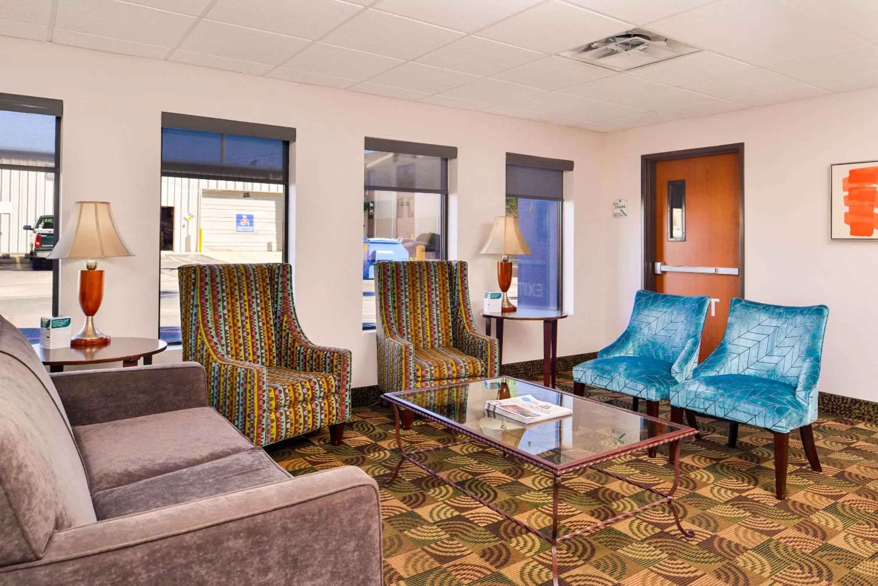 Lobby or reception, Seating Area in Quality Inn Joplin I-44