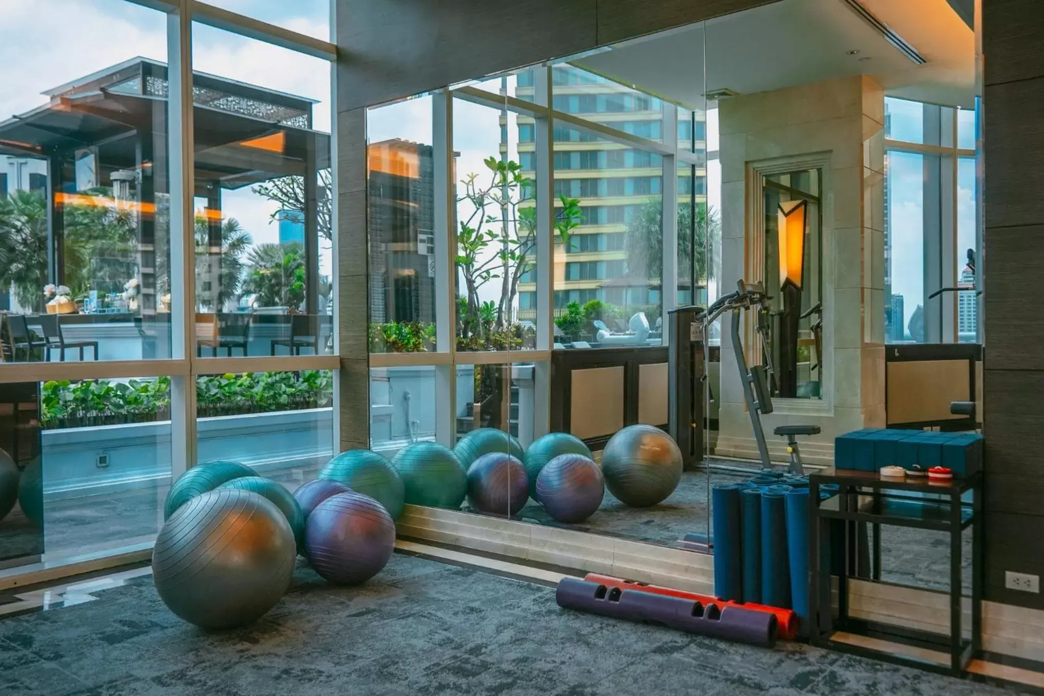 Fitness centre/facilities in Grande Centre Point Hotel Terminal21