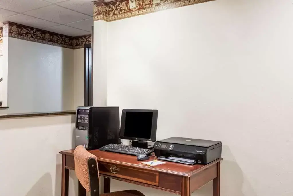 TV/Entertainment Center in Days Inn & Suites by Wyndham Youngstown / Girard Ohio