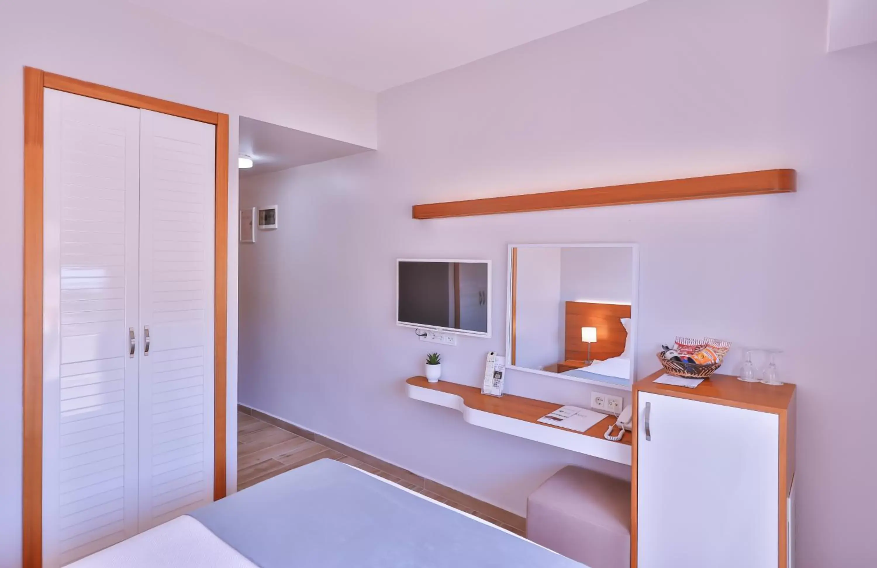 TV and multimedia, TV/Entertainment Center in Olea Nova Hotel