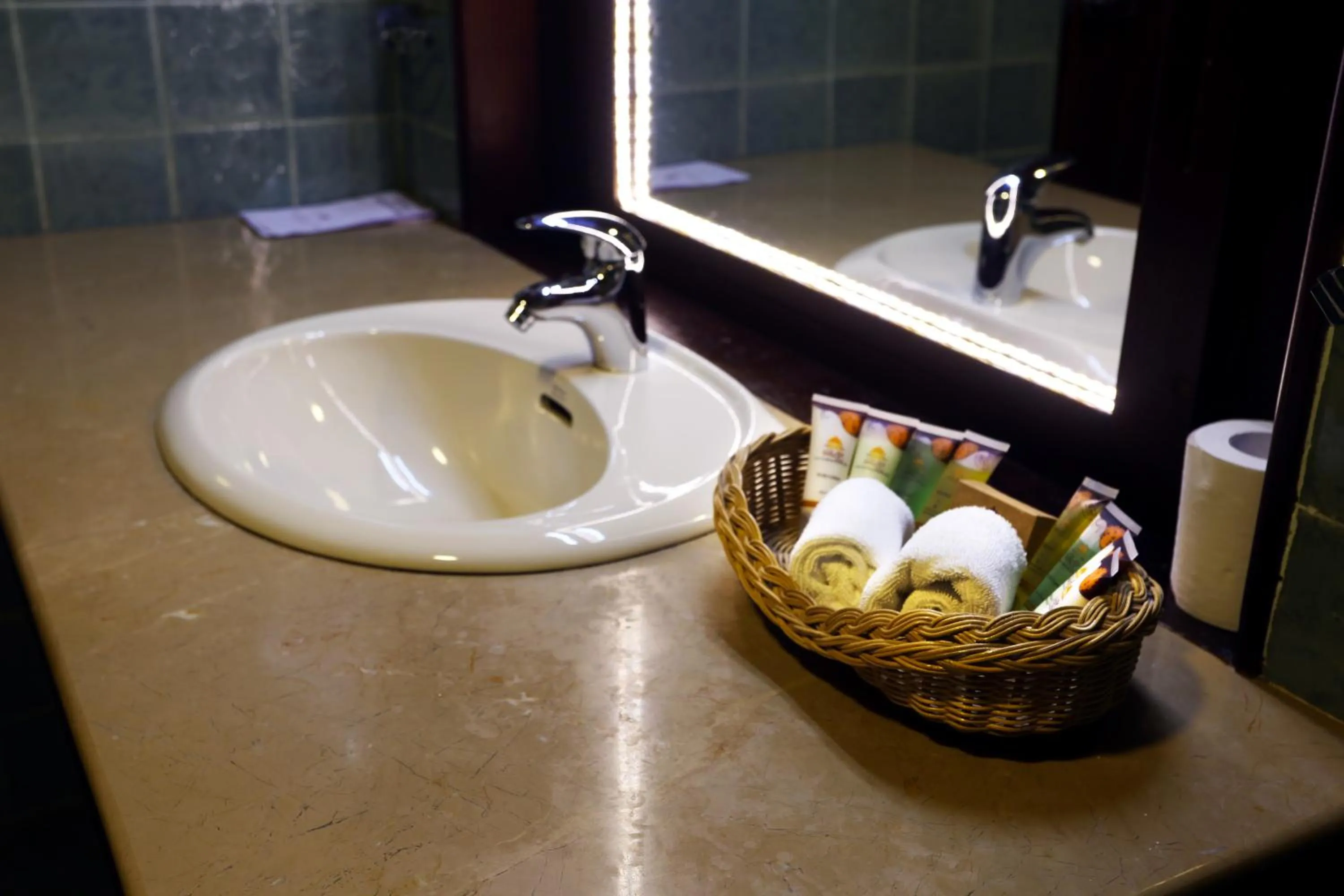 Bathroom in Randholee Resort & Spa
