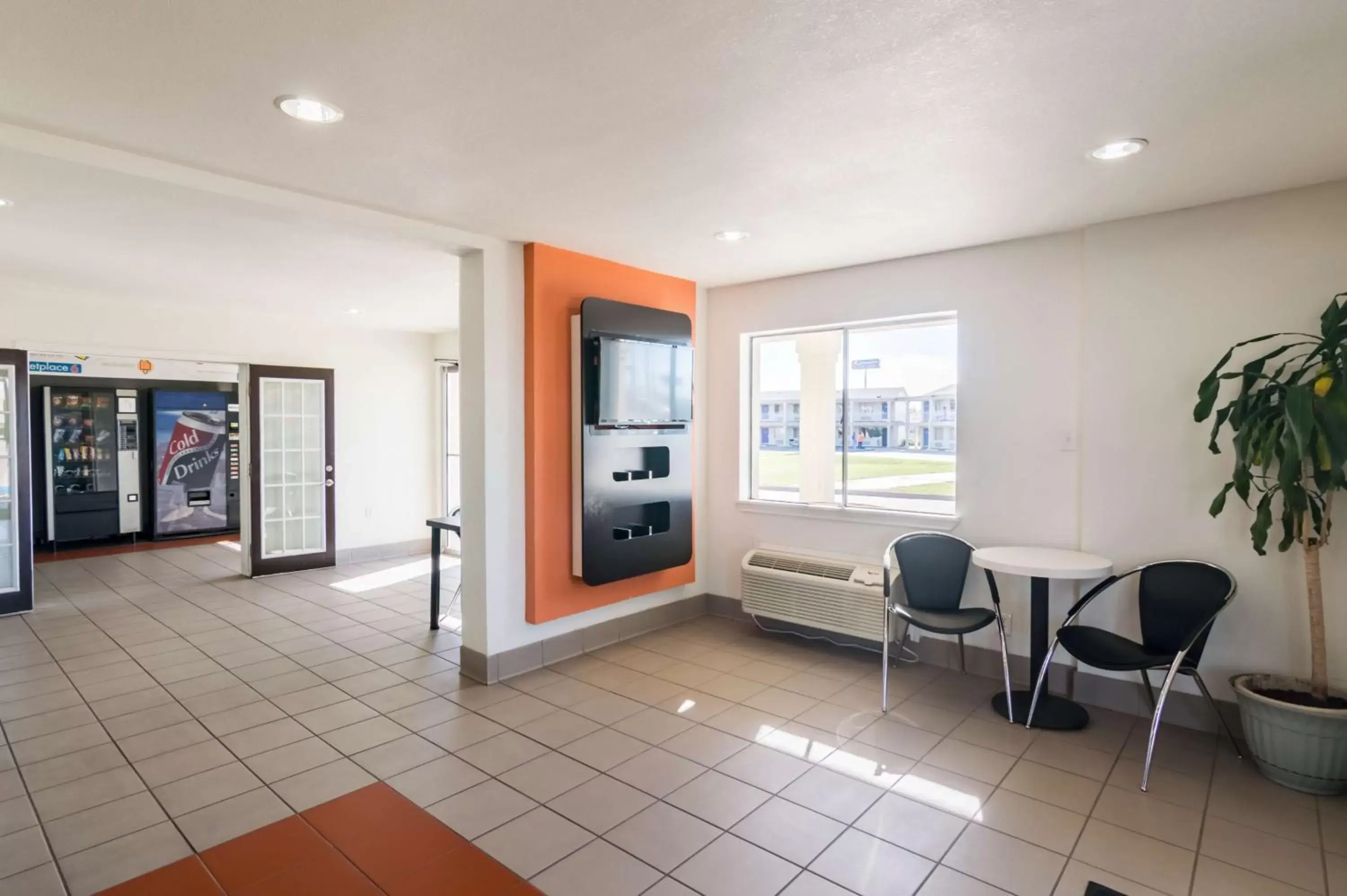 Communal lounge/ TV room, Lobby/Reception in Motel 6-Wichita Falls, TX - North