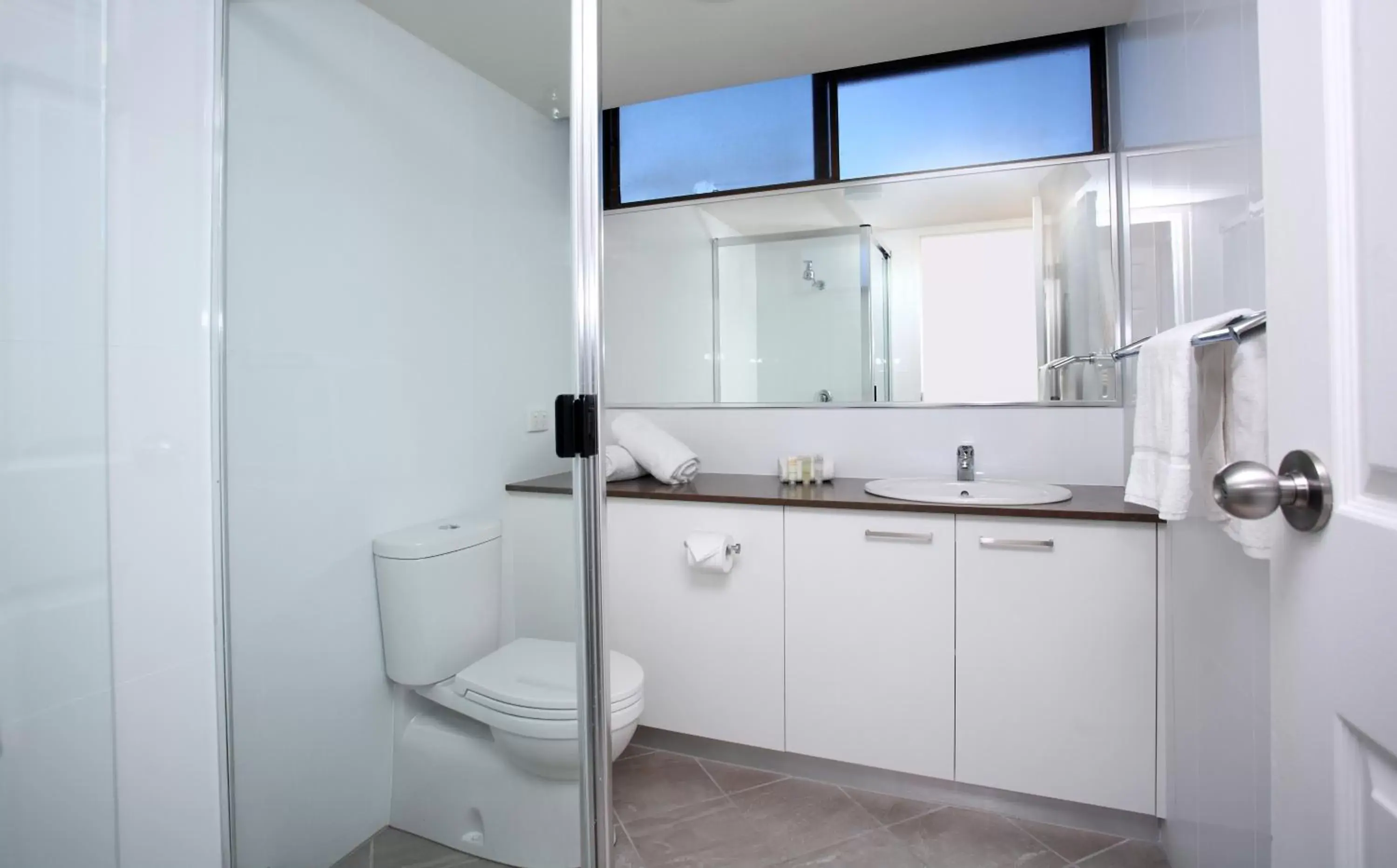 Shower, Bathroom in Gemini Resort