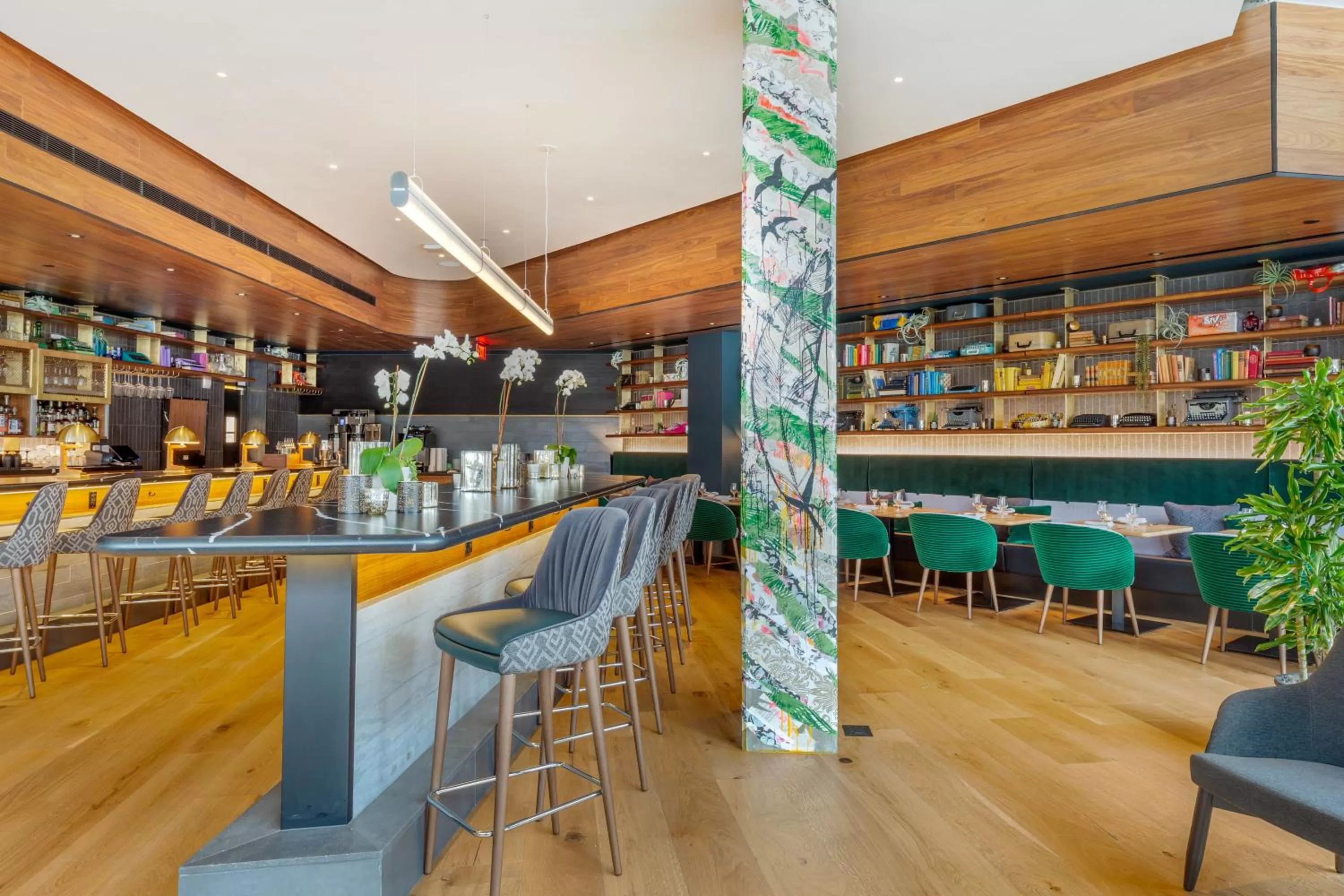 Restaurant/places to eat in Cambria Hotel Boston Downtown - Seaport