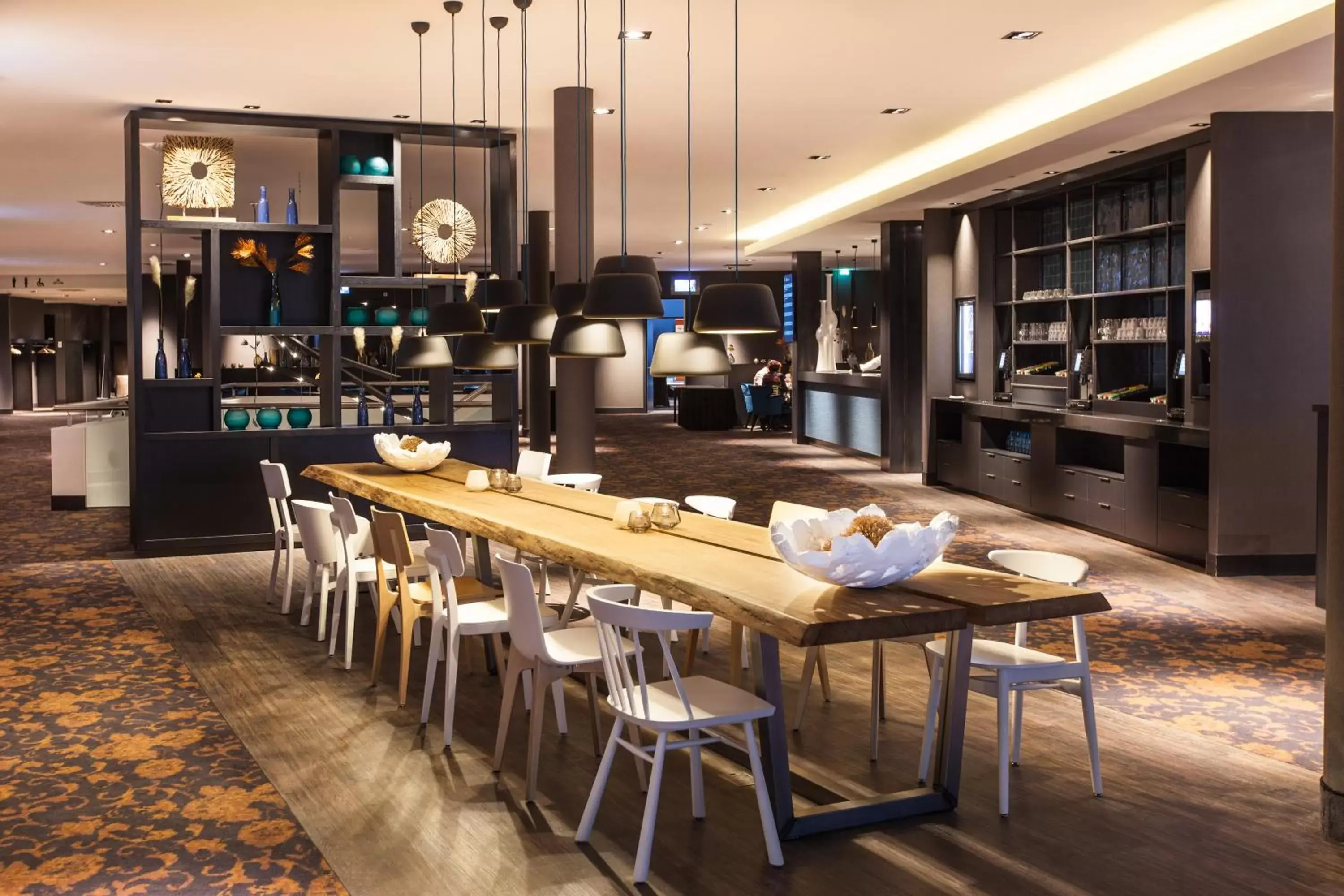 Business facilities, Restaurant/Places to Eat in Van der Valk hotel Veenendaal