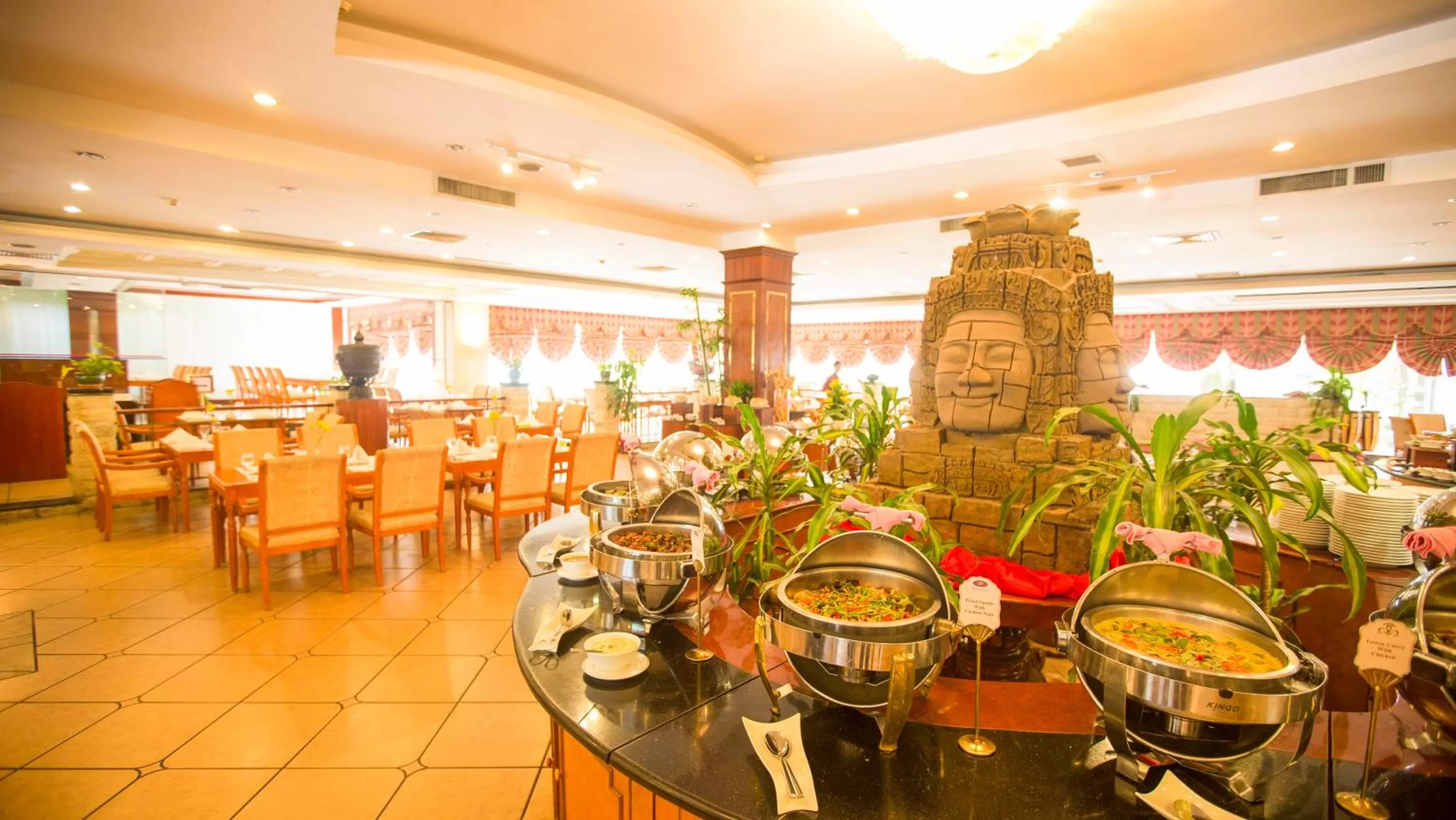 Restaurant/Places to Eat in Phnom Penh Hotel