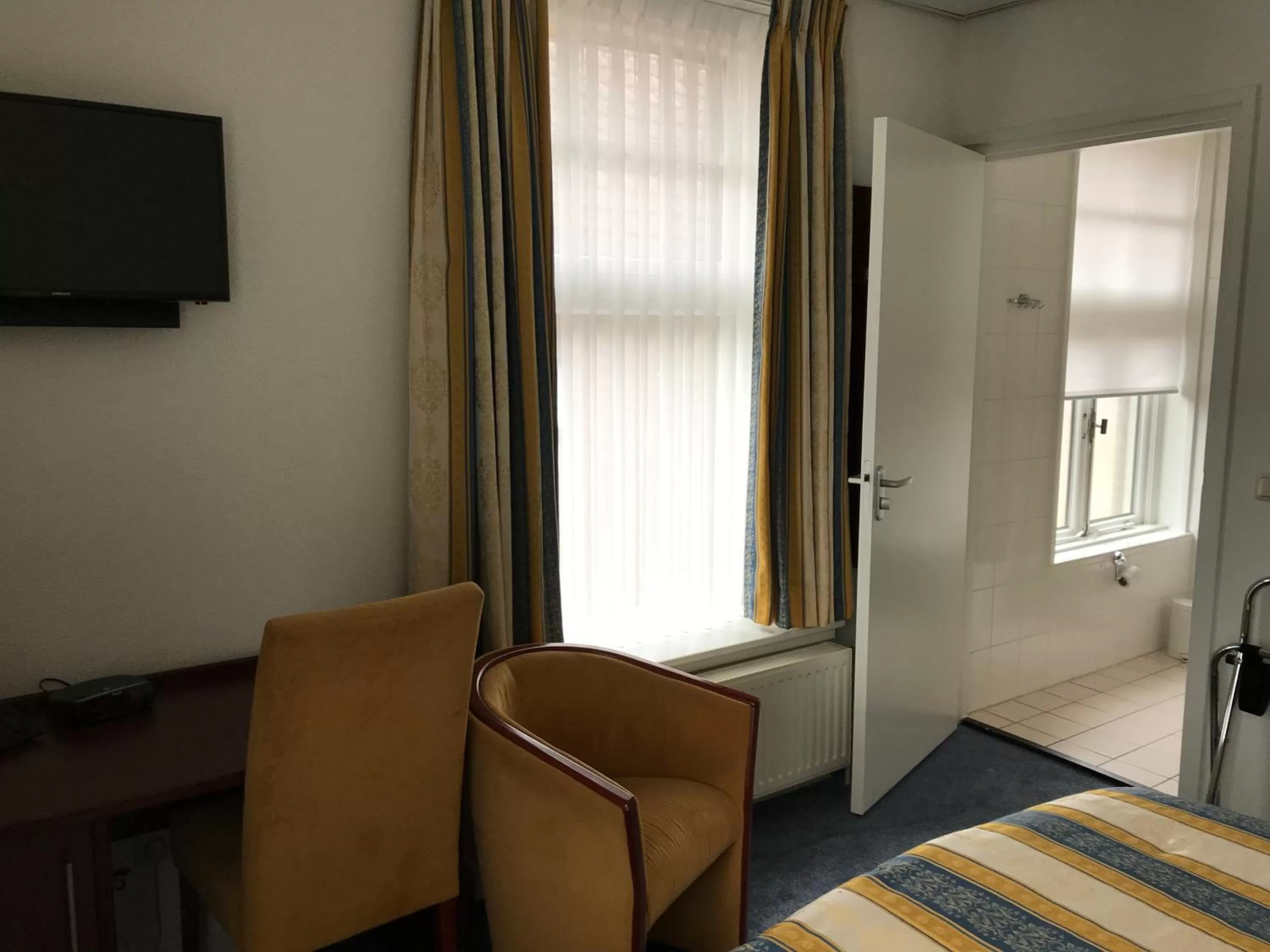 TV/Entertainment Center in Hotel Lemmer