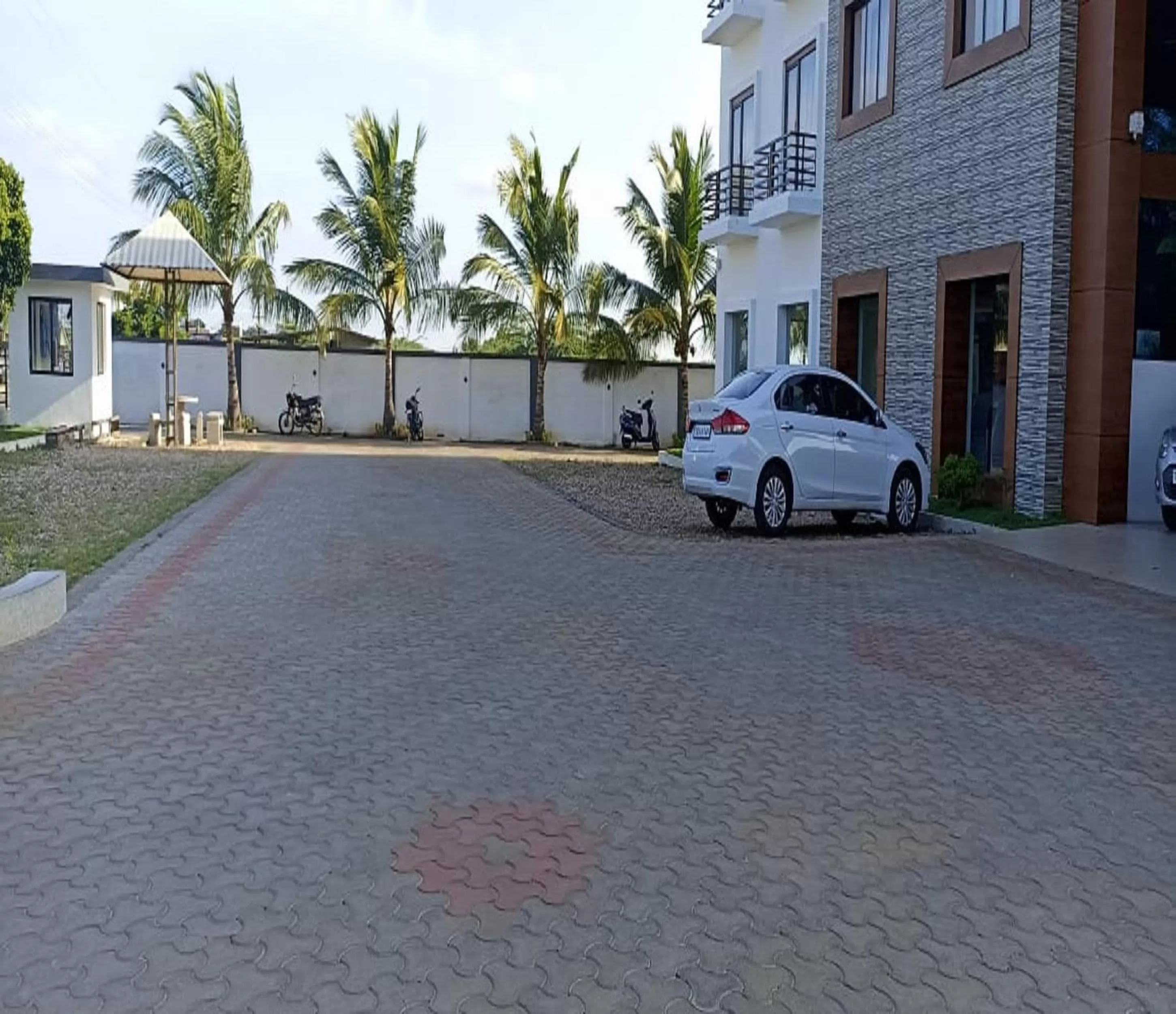 Parking in Daffodil Inn