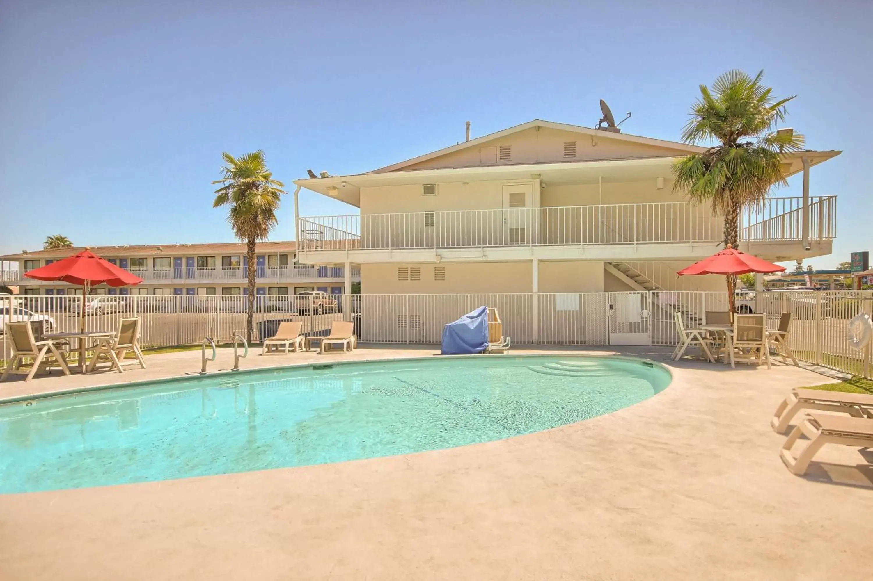 Pool view, Swimming Pool in Motel 6-Fresno, CA - Blackstone North